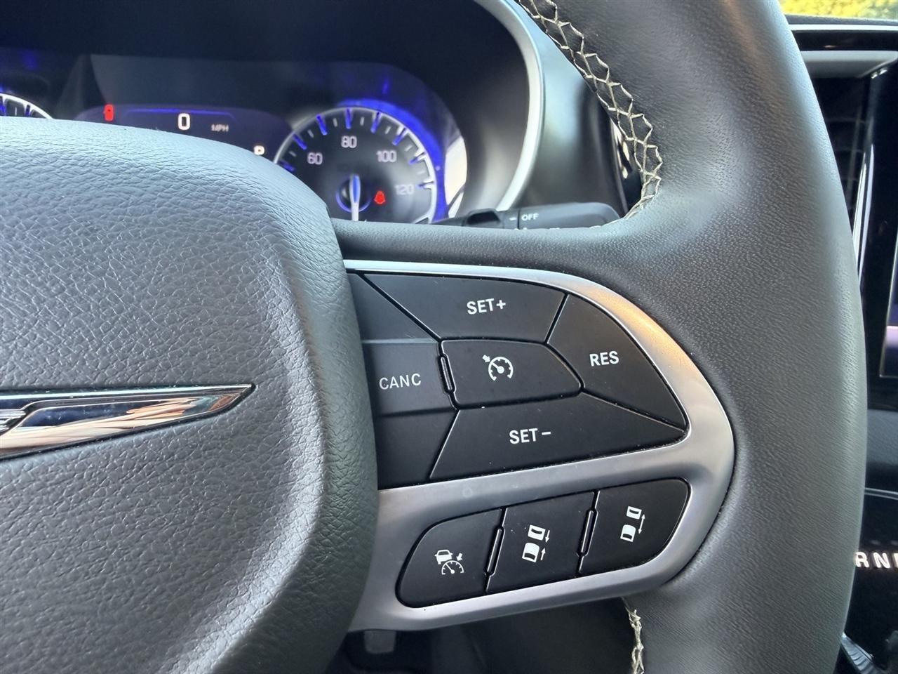 Chrysler Pacifica Select 2025