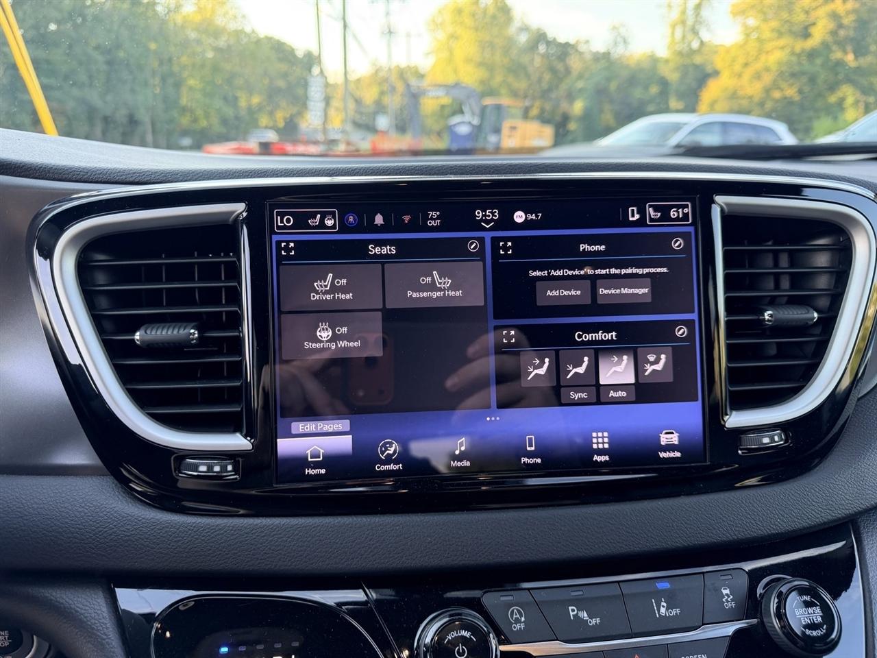 Chrysler Pacifica Select 2025