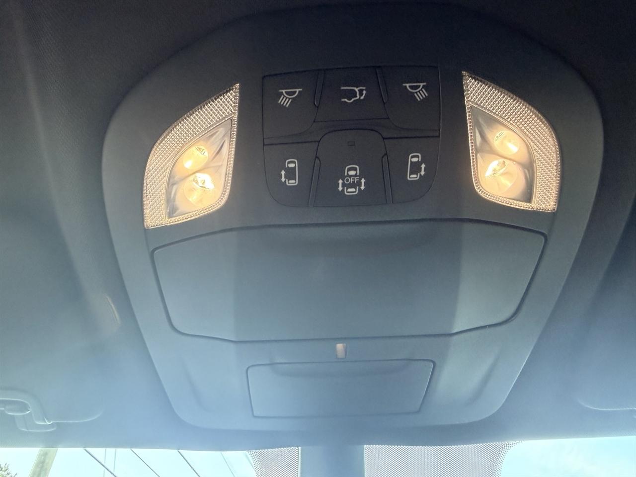 Chrysler Pacifica Select 2025
