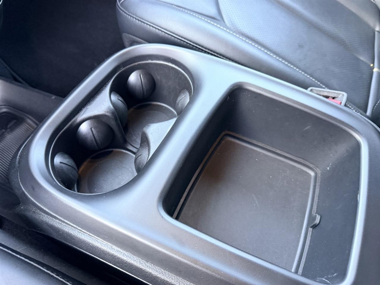 Chrysler Pacifica Select 2025