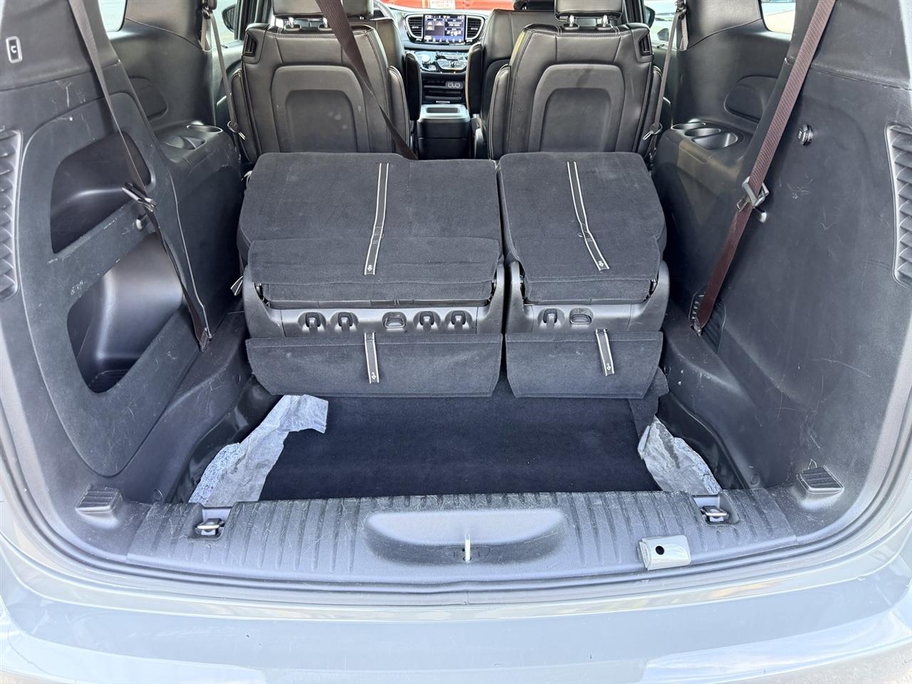 Chrysler Pacifica Select 2025