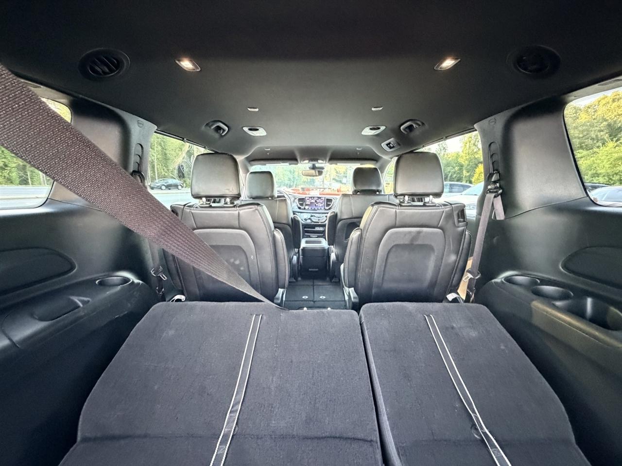 Chrysler Pacifica Select 2025