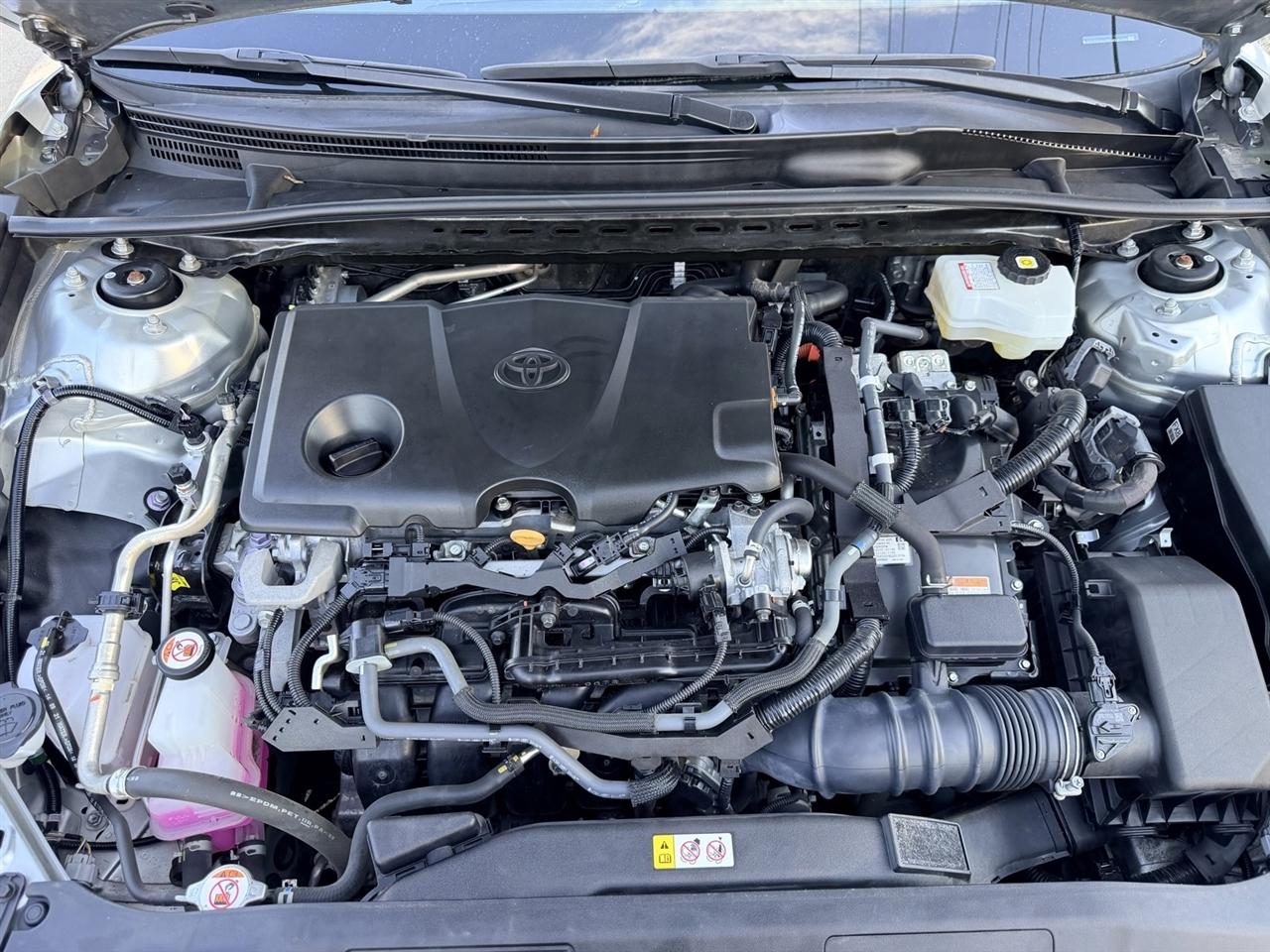 Toyota Camry Hybrid LE 2023