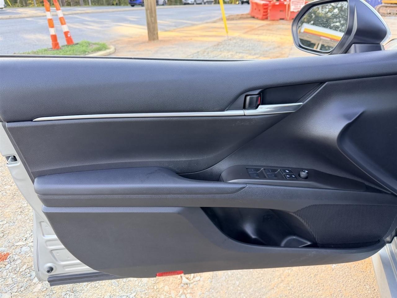 Toyota Camry photo 13