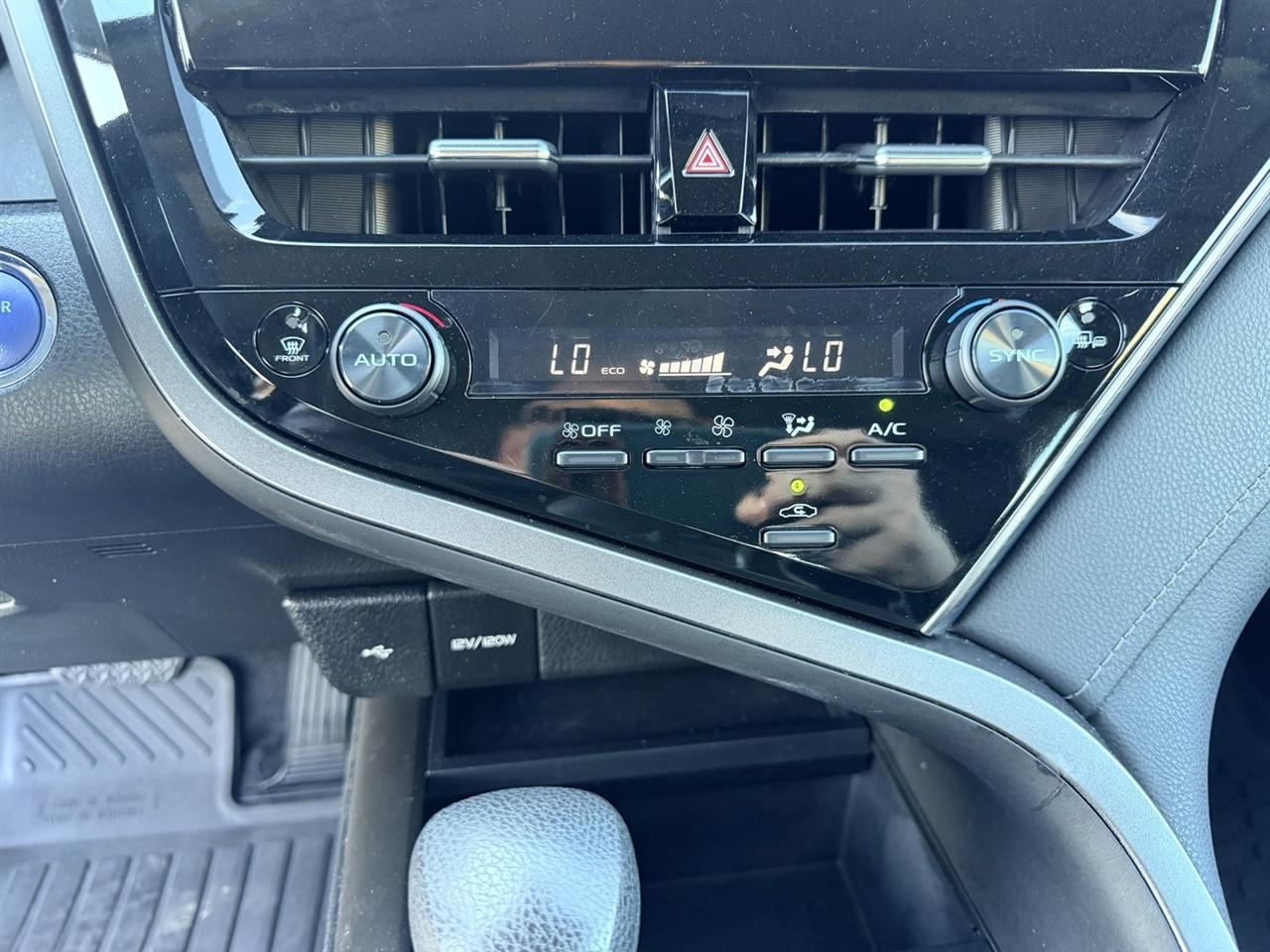 Toyota Camry photo 20