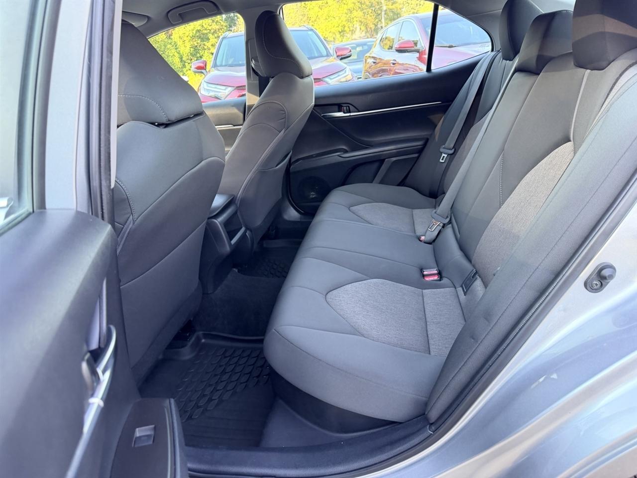 Toyota Camry photo 25