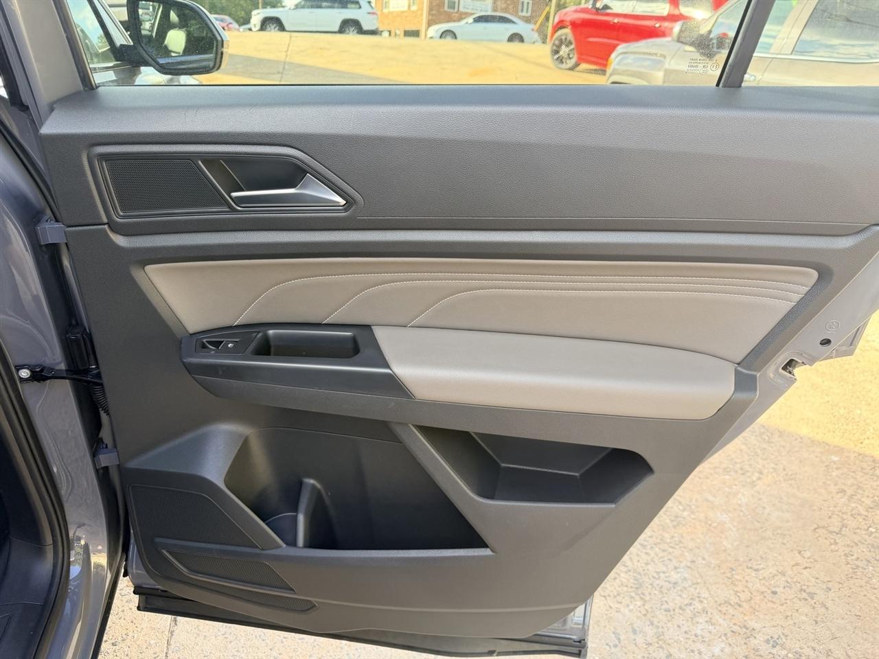 Volkswagen Atlas Cross Sport SE w/Technology 4MOTION 2021