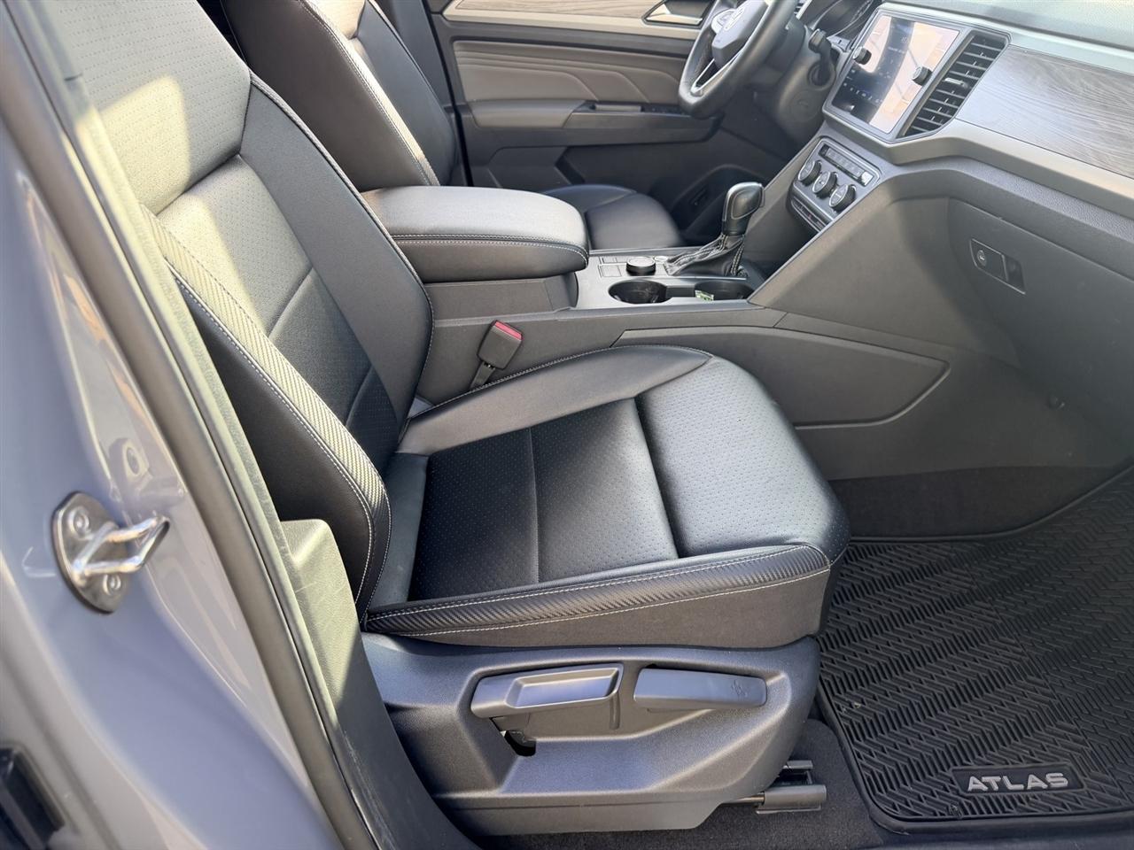 Volkswagen Atlas Cross Sport SE w/Technology 4MOTION 2021