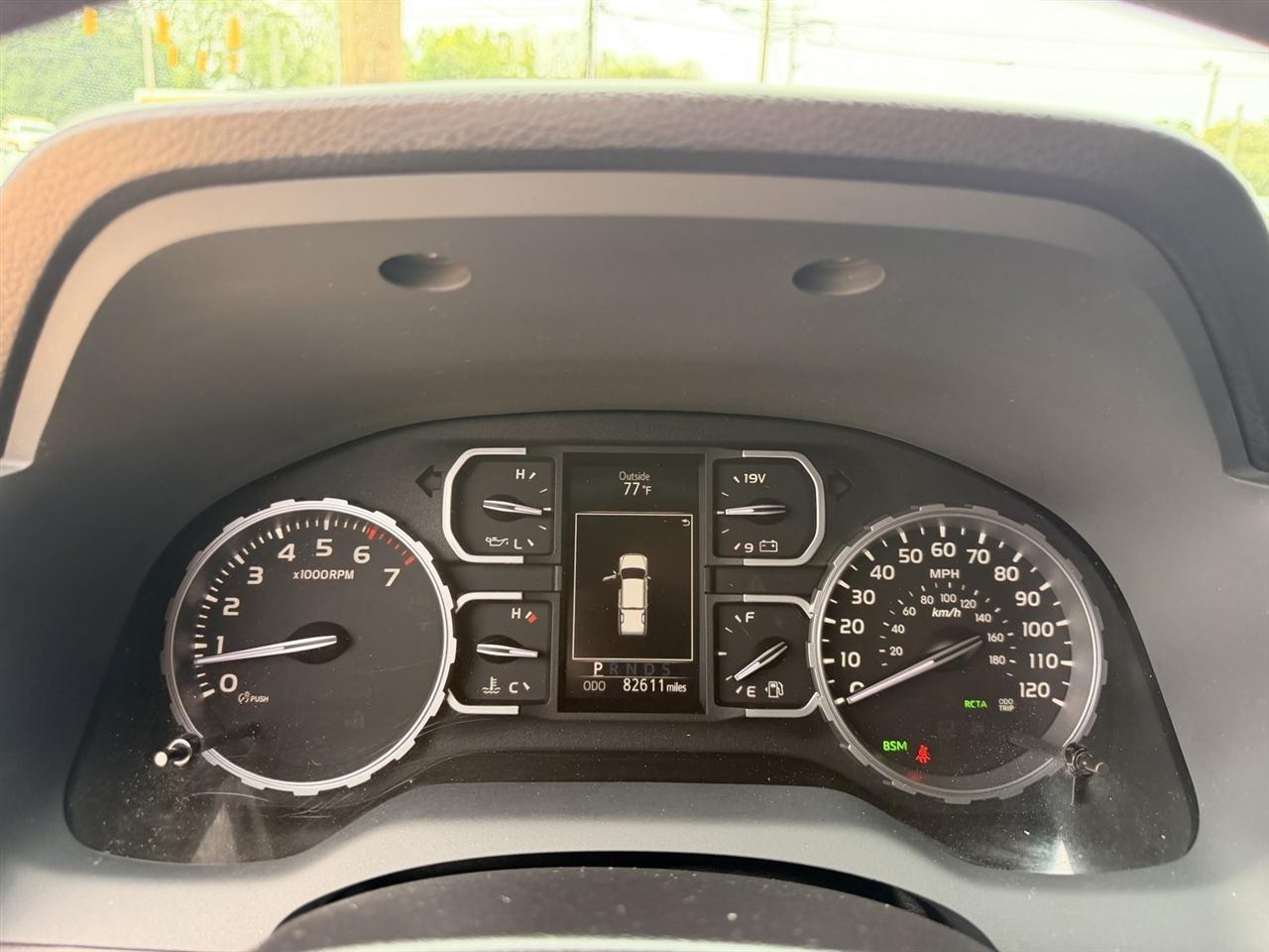 Toyota Tundra SR5 CrewMax 5.7L 2WD 2021