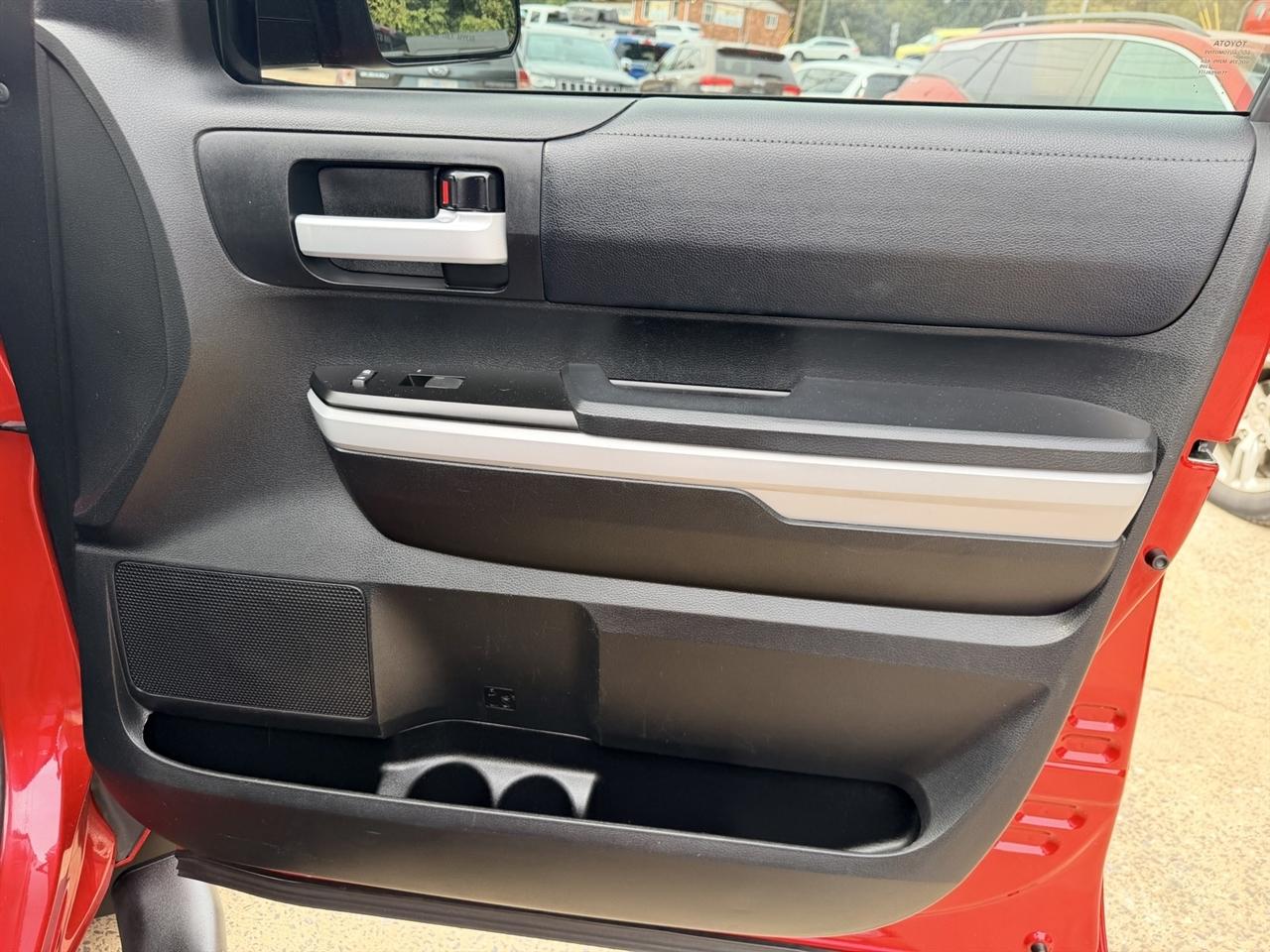 Toyota Tundra SR5 CrewMax 5.7L 2WD 2021
