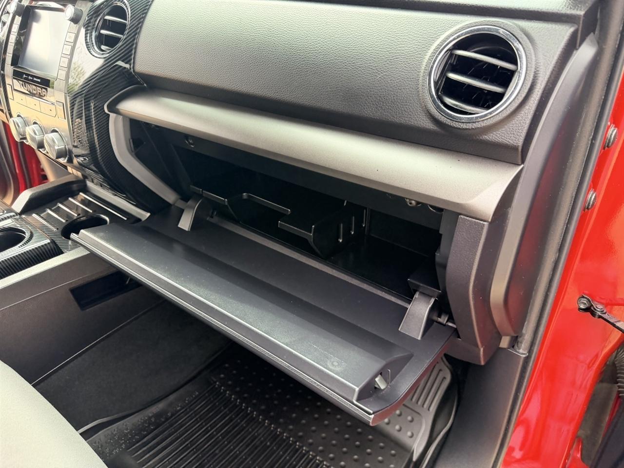 Toyota Tundra SR5 CrewMax 5.7L 2WD 2021