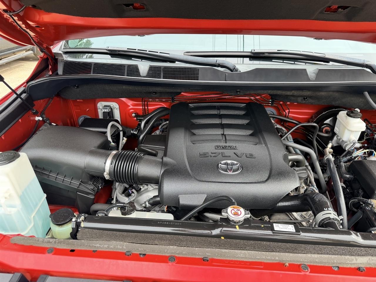 Toyota Tundra SR5 CrewMax 5.7L 2WD 2021