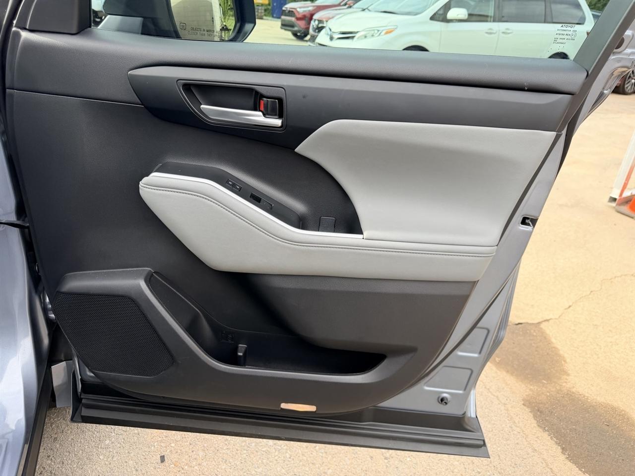 Toyota Highlander Others 2023