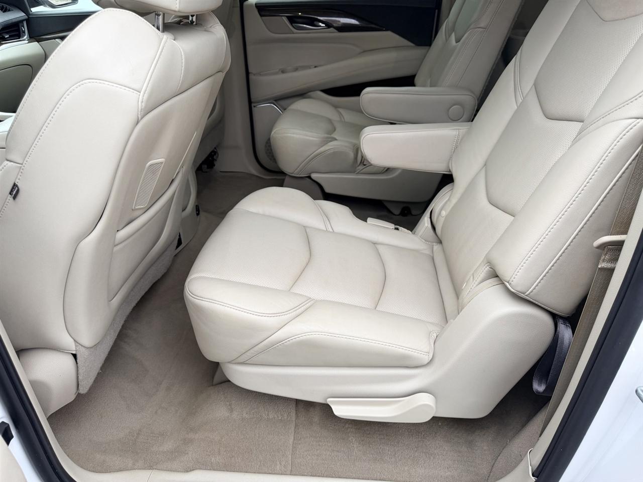 Cadillac Escalade ESV Luxury 4WD 2018
