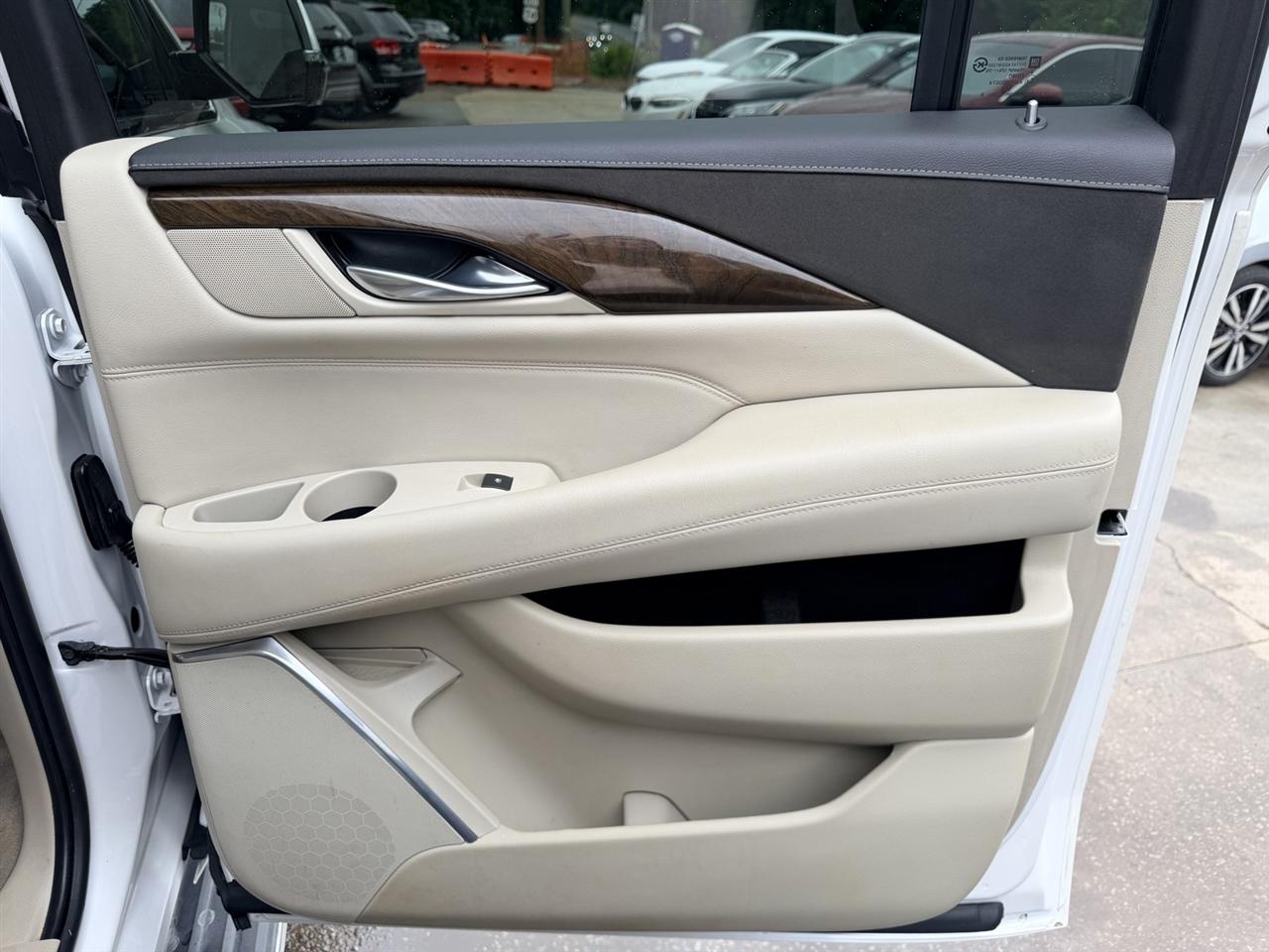 Cadillac Escalade ESV Luxury 4WD 2018