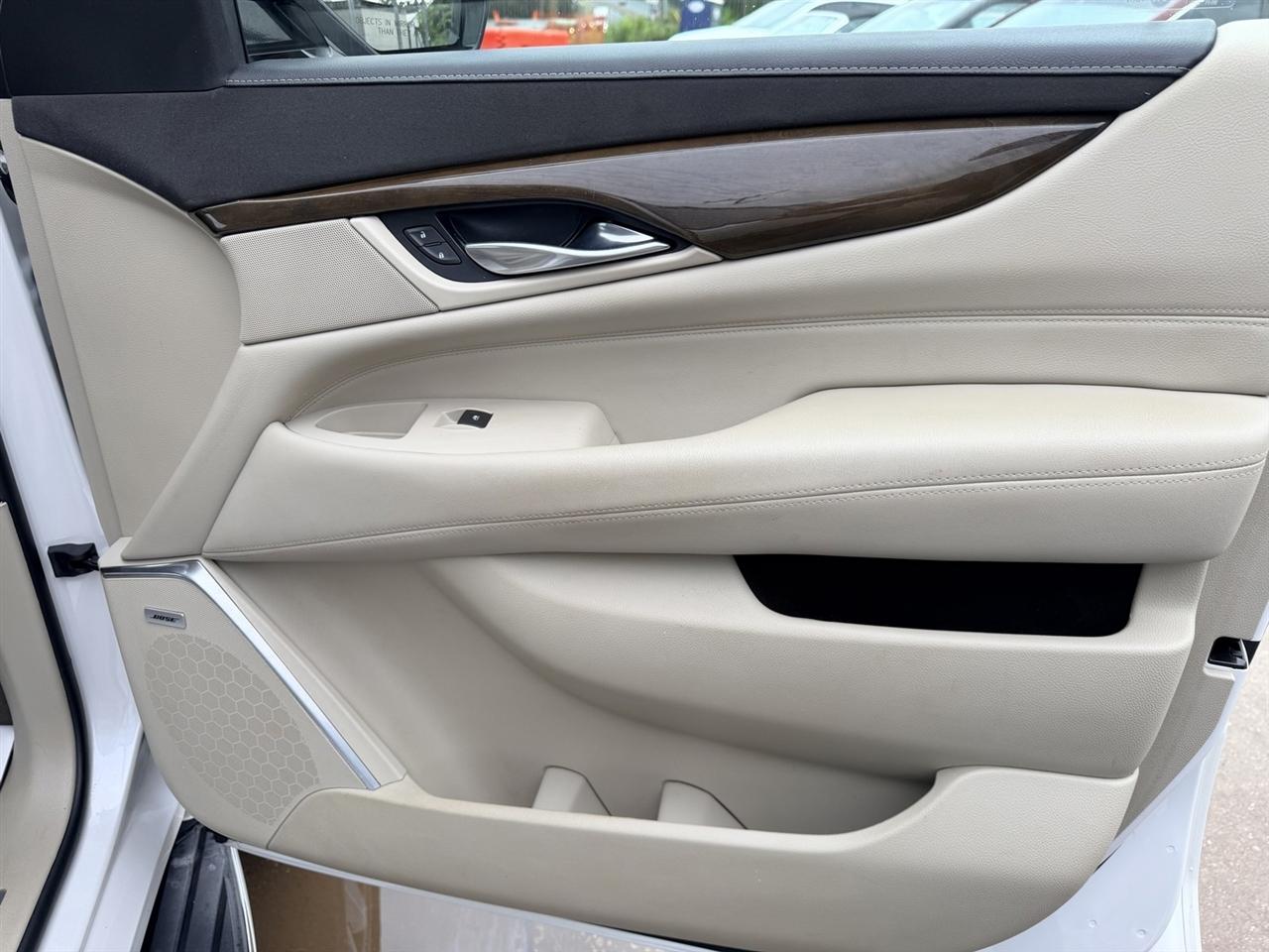 Cadillac Escalade ESV Luxury 4WD 2018