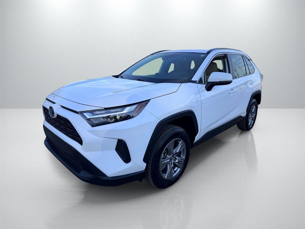 Toyota RAV4 Hybrid XLE 2024