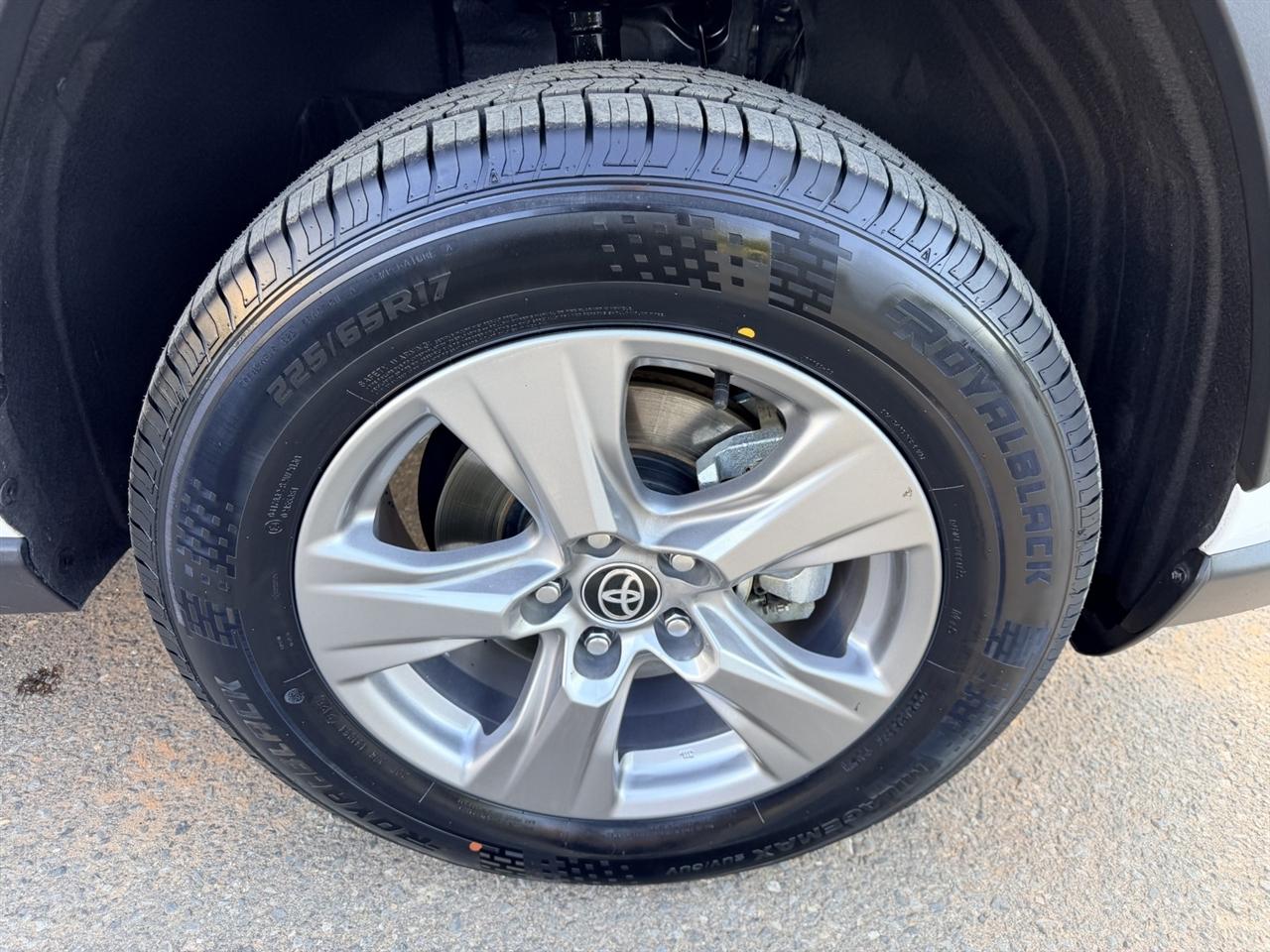 Toyota RAV4 Hybrid XLE 2024