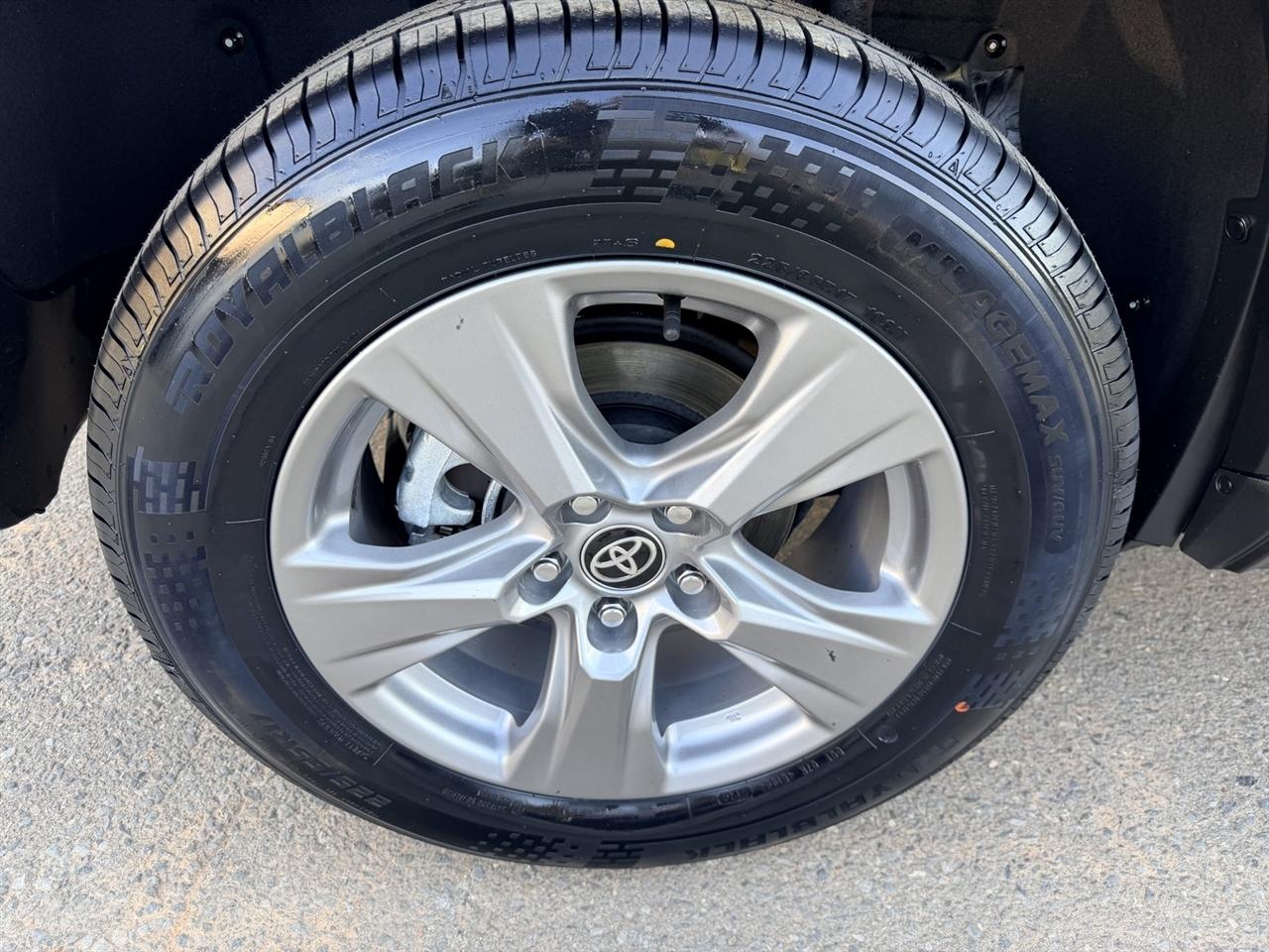 Toyota RAV4 Hybrid XLE 2024