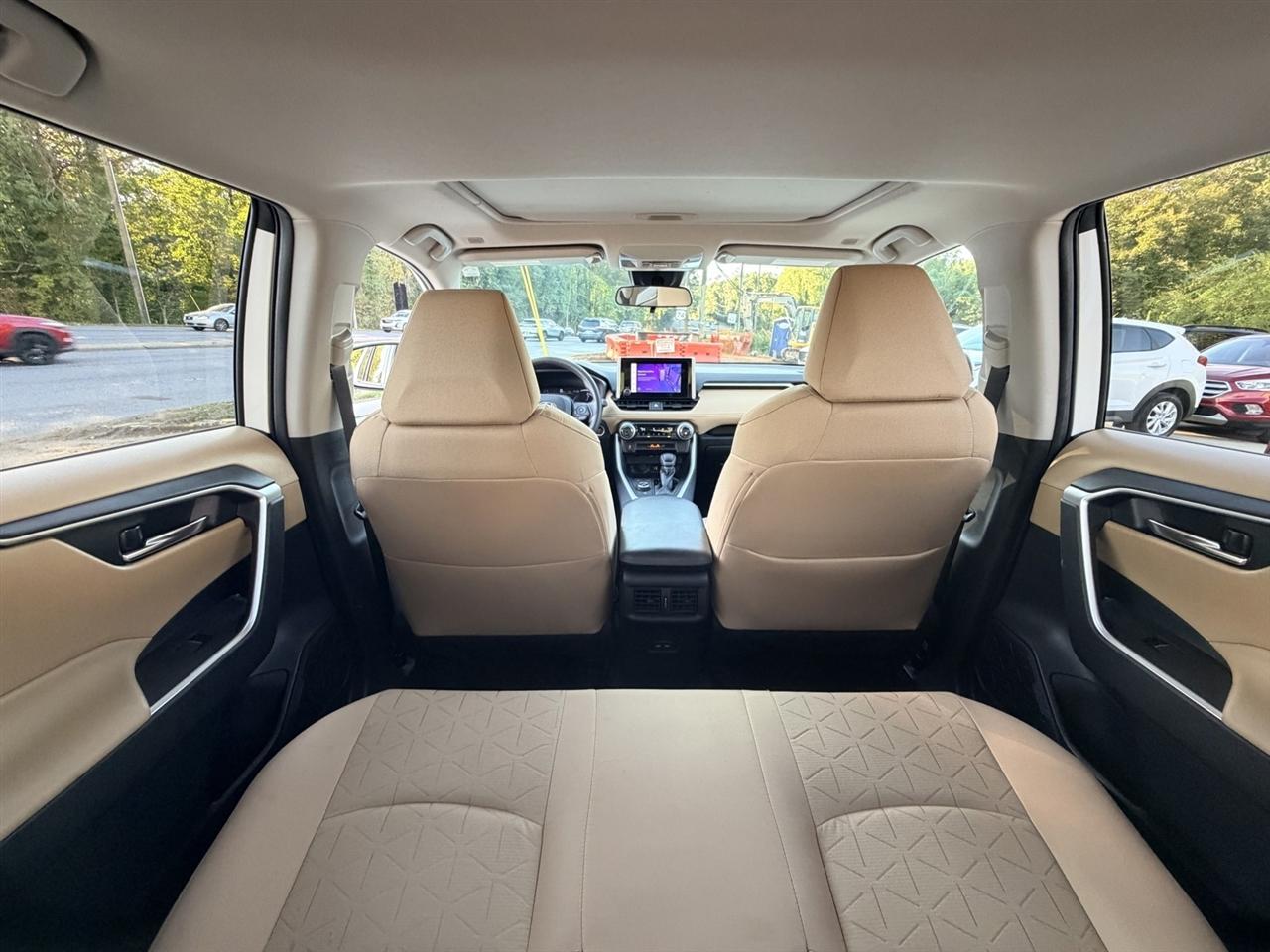 Toyota RAV4 Hybrid XLE 2024