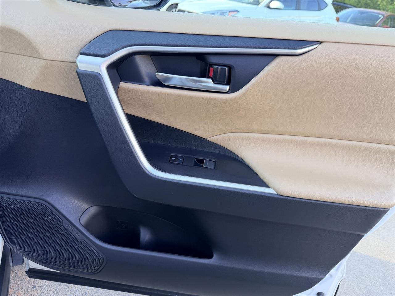 Toyota RAV4 Hybrid XLE 2024