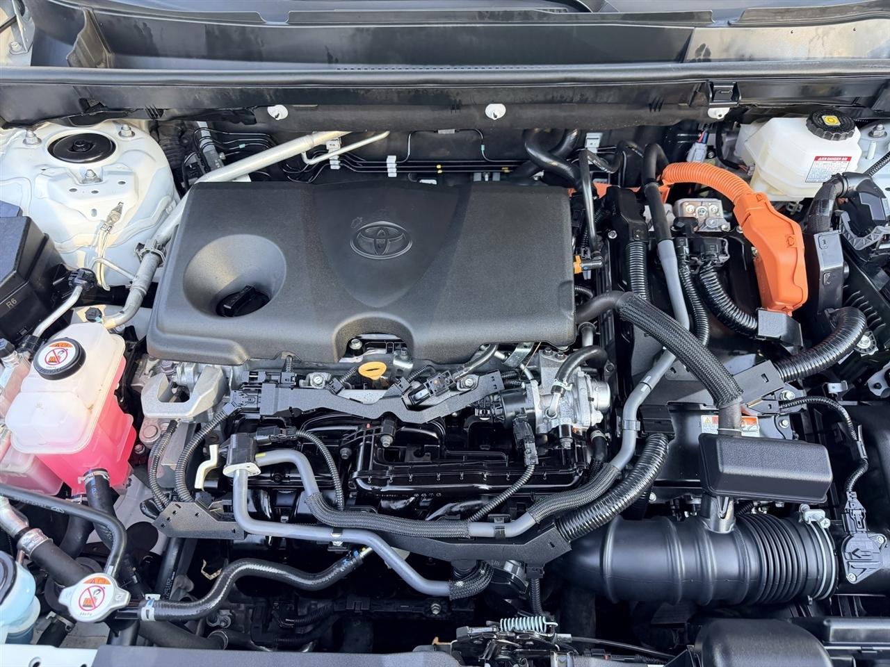 Toyota RAV4 Hybrid XLE 2024