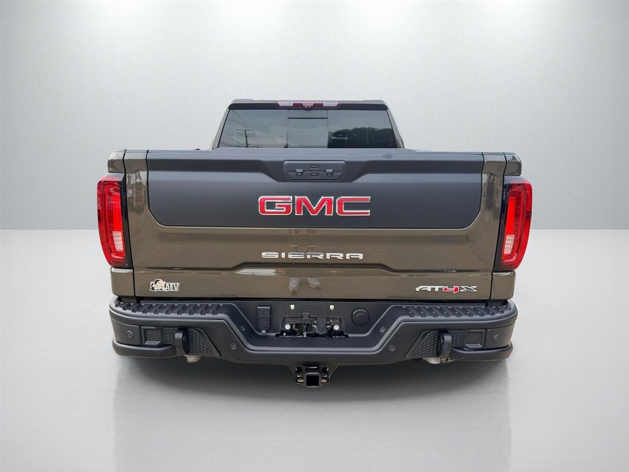 GMC Sierra 1500 AT4X Crew Cab 4WD 2023