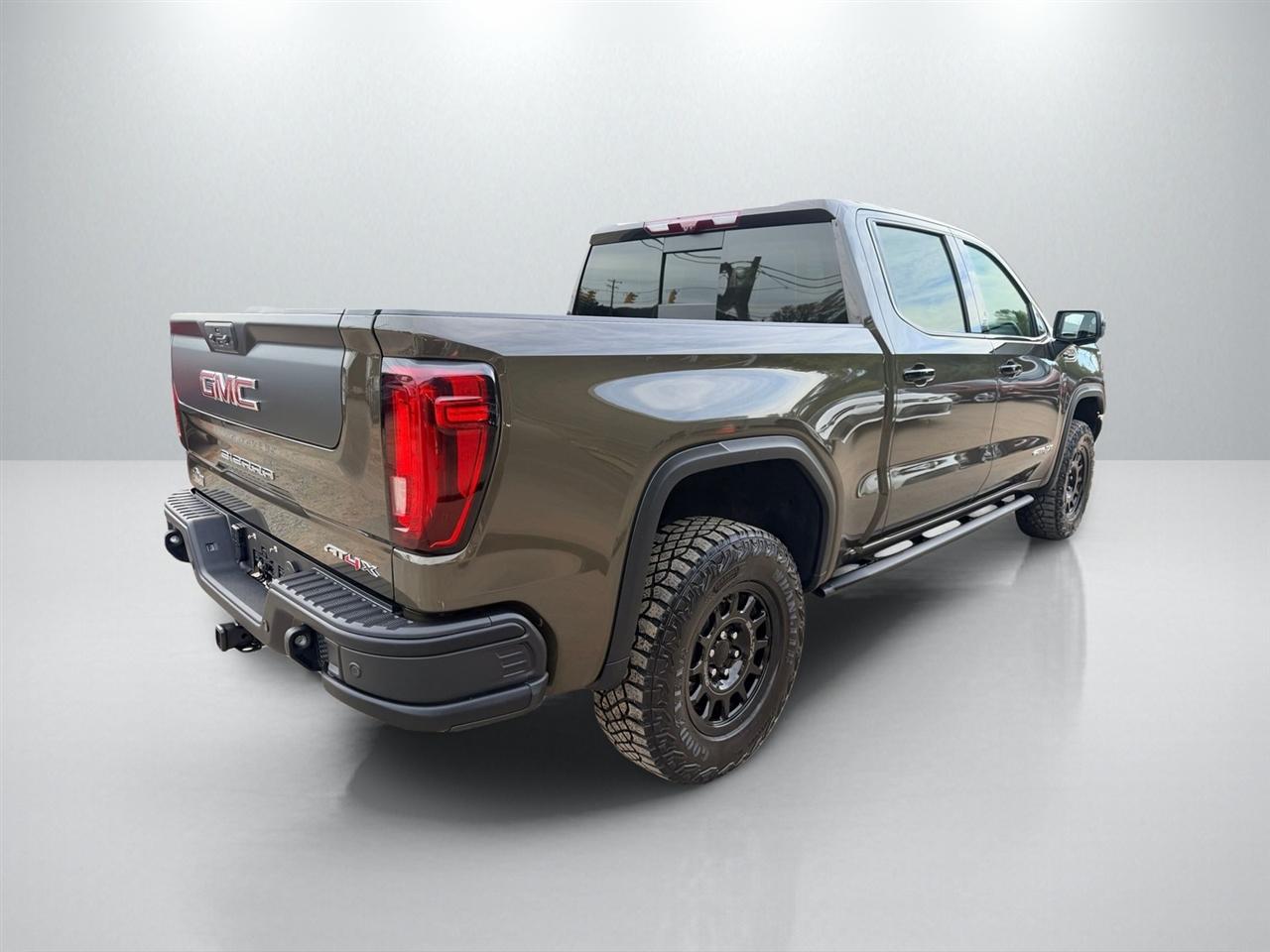 GMC Sierra 1500 AT4X Crew Cab 4WD 2023