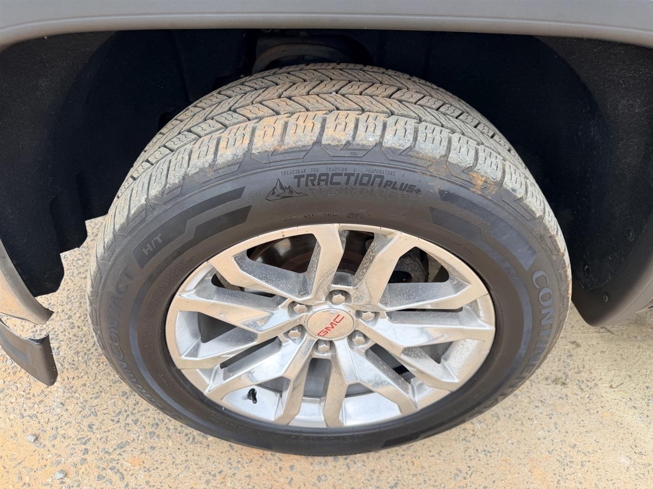 GMC Sierra photo 12