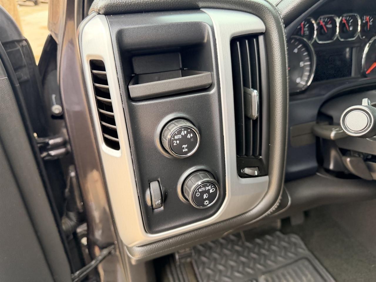 GMC Sierra photo 15