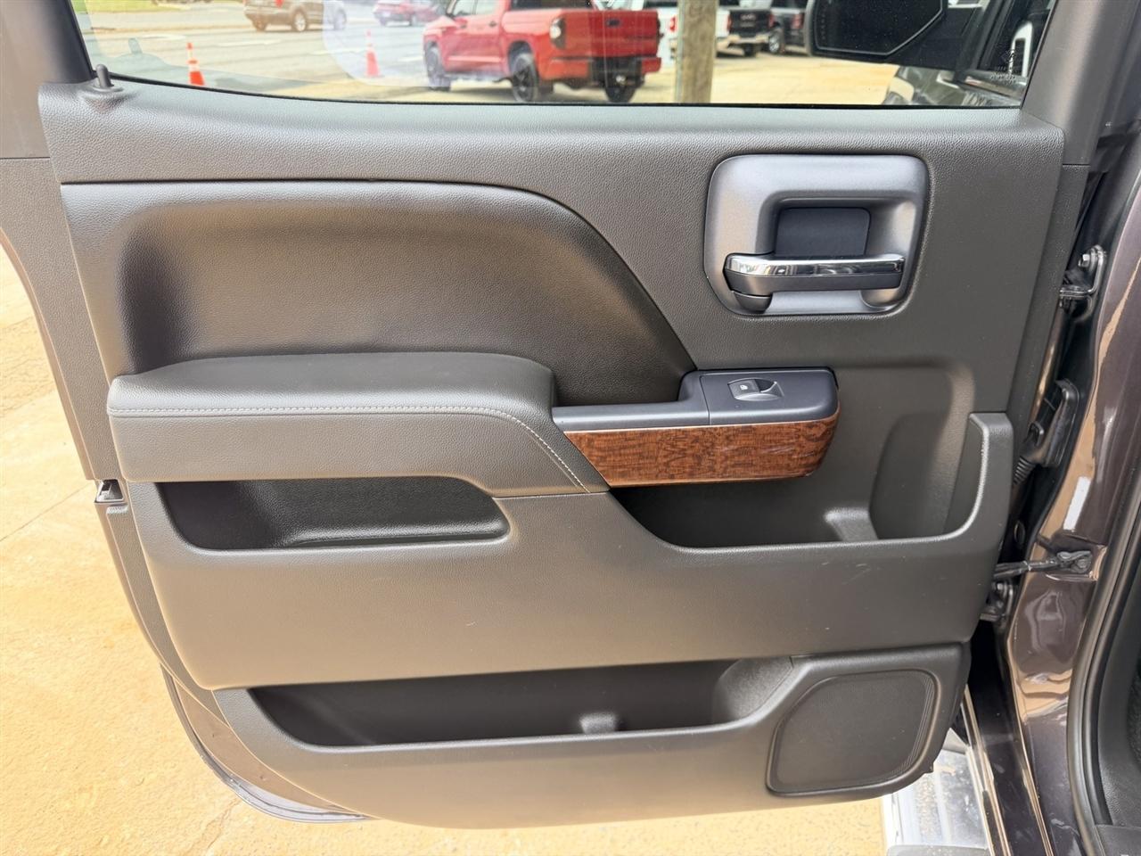 GMC Sierra photo 22