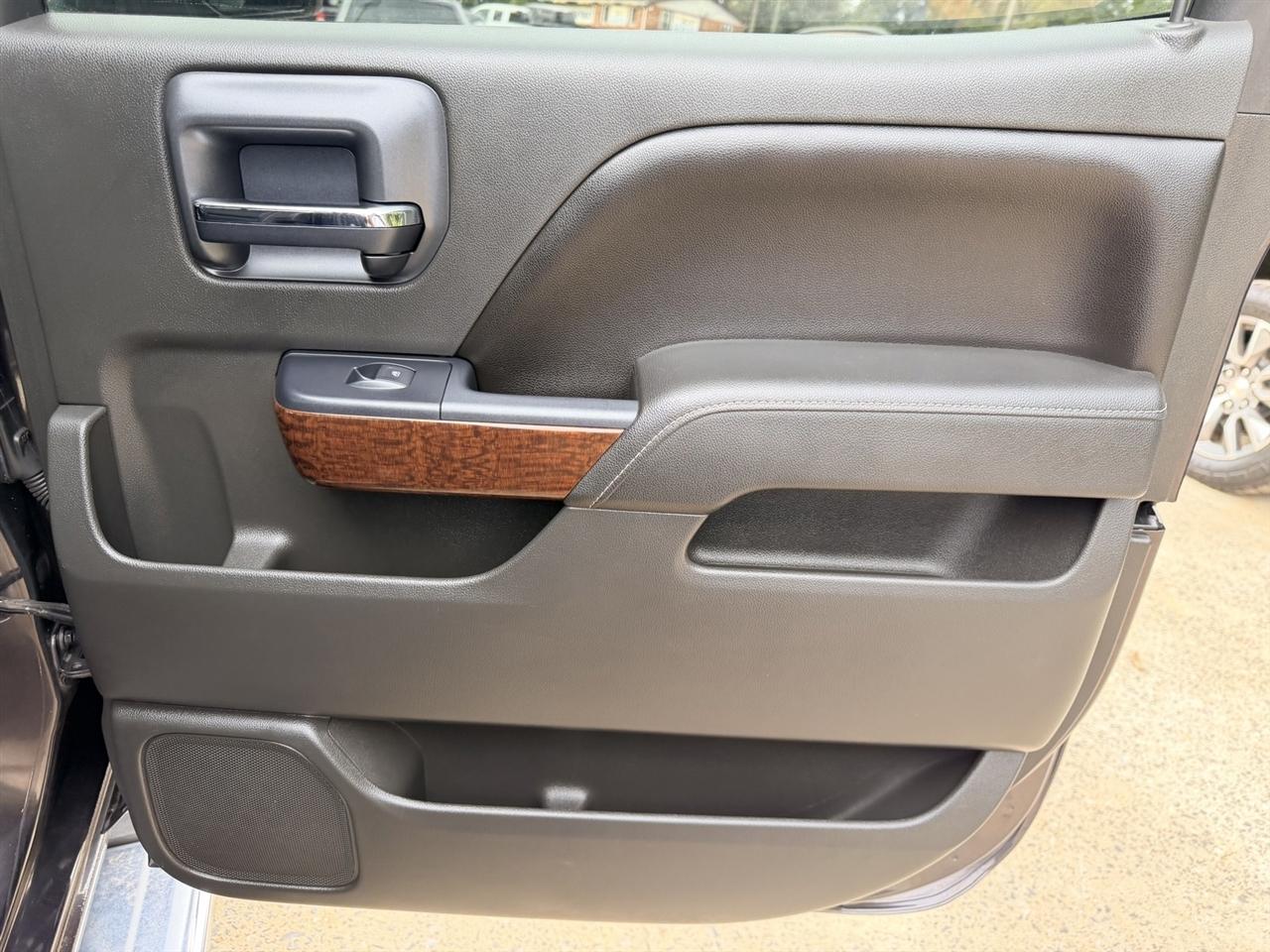 GMC Sierra photo 26