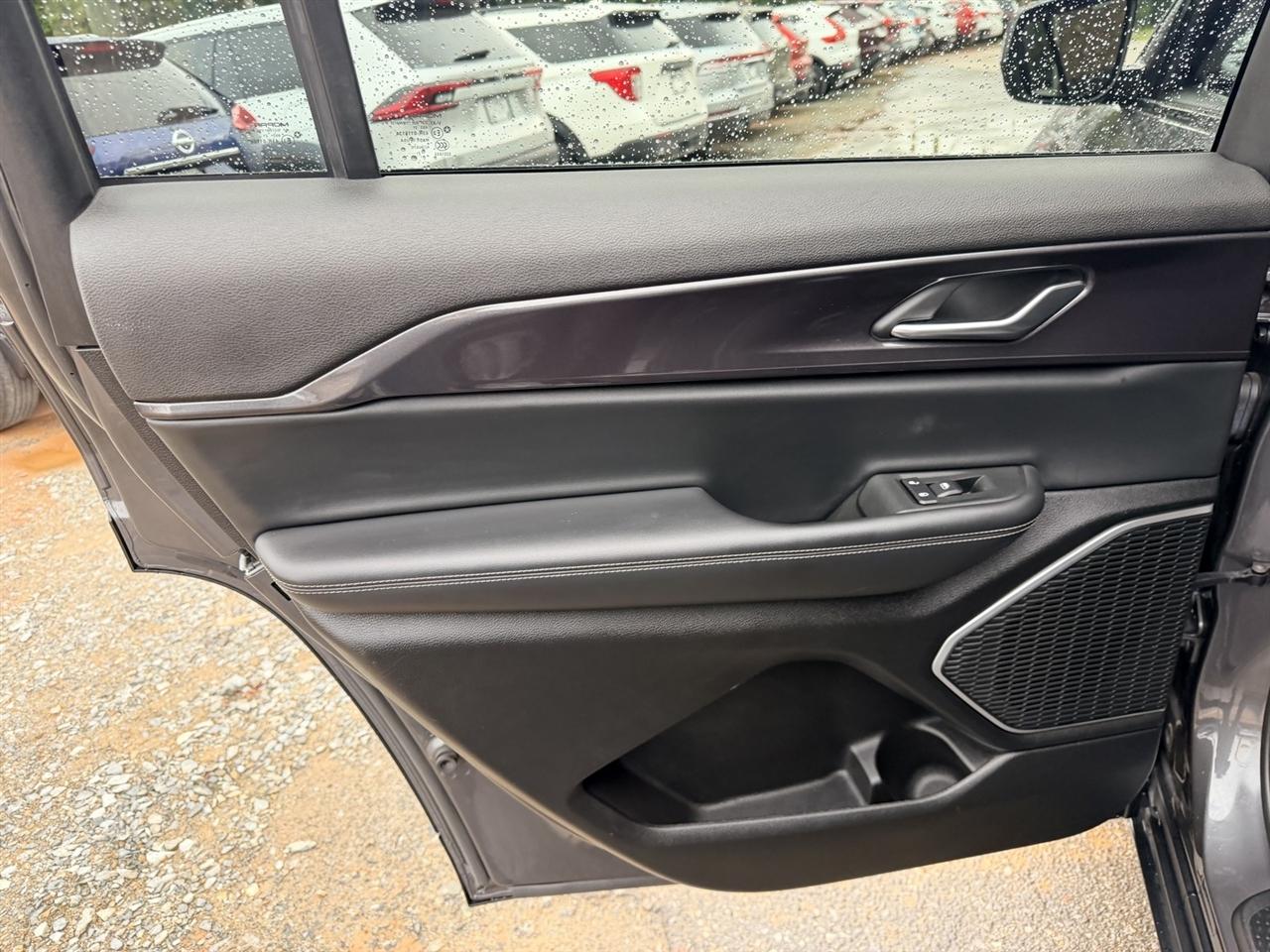 Jeep Grand Cherokee L Laredo 2021