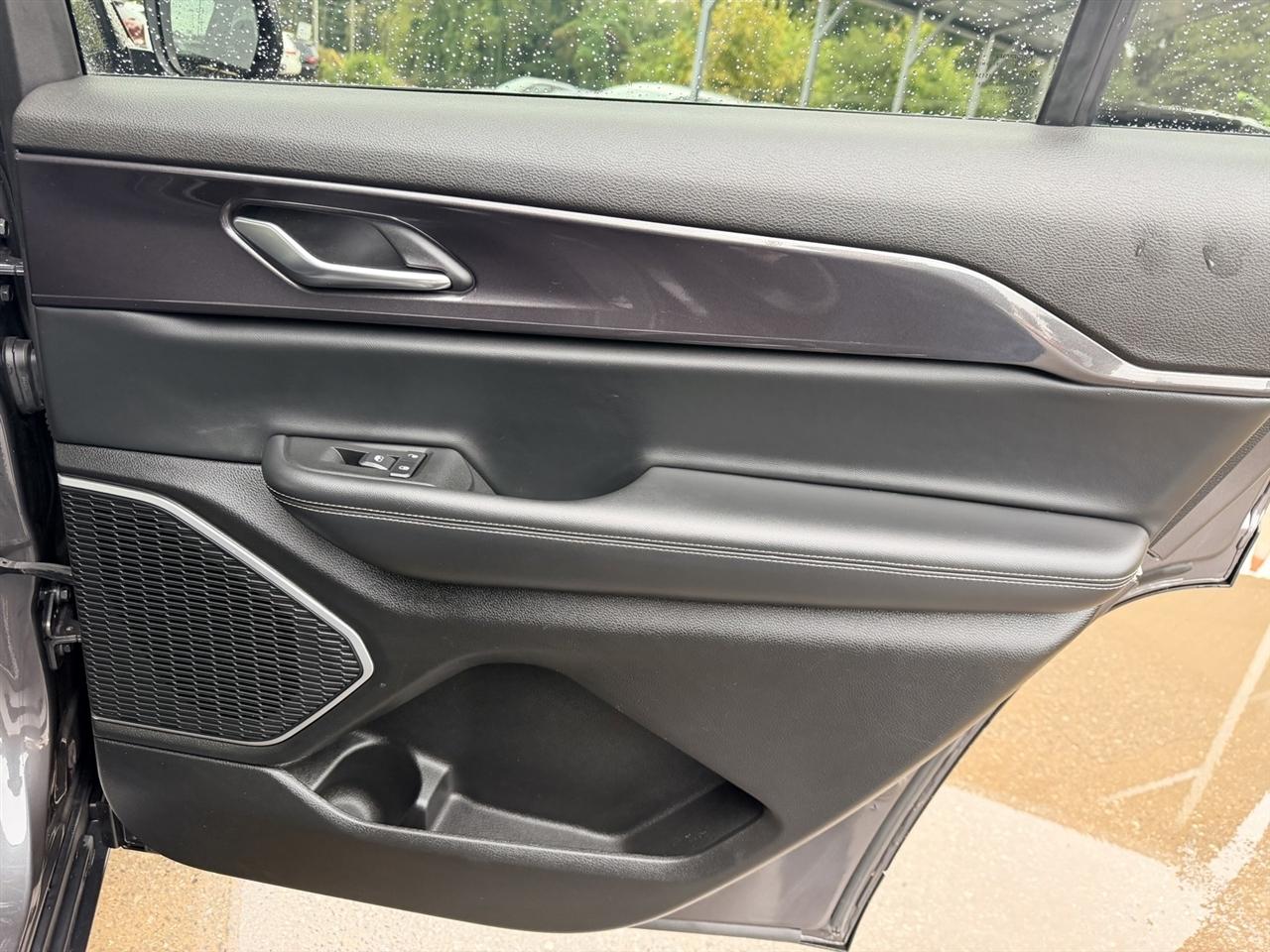 Jeep Grand Cherokee L Laredo 2021