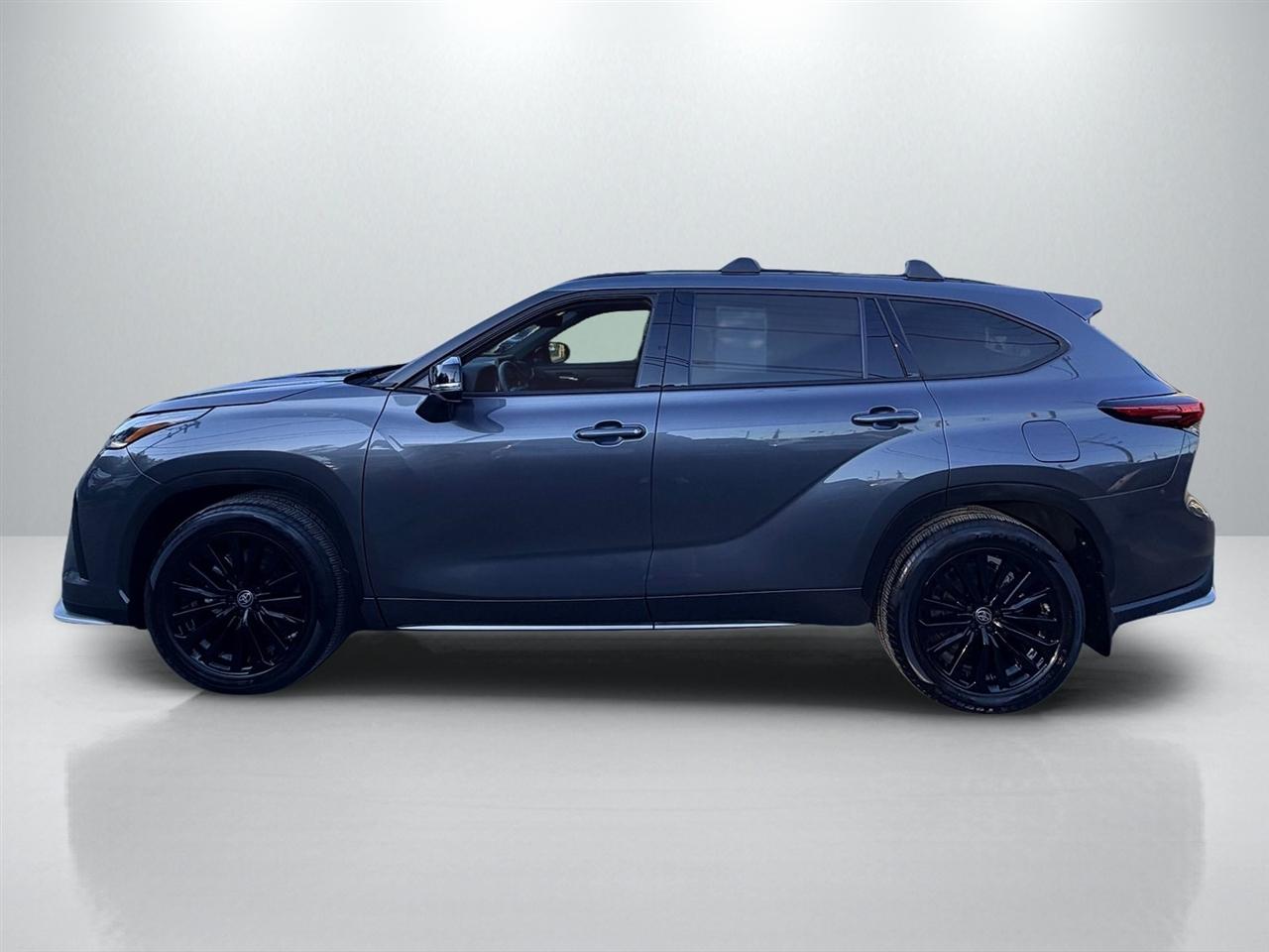 Toyota Highlander XSE 4D SUV FWD 2023
