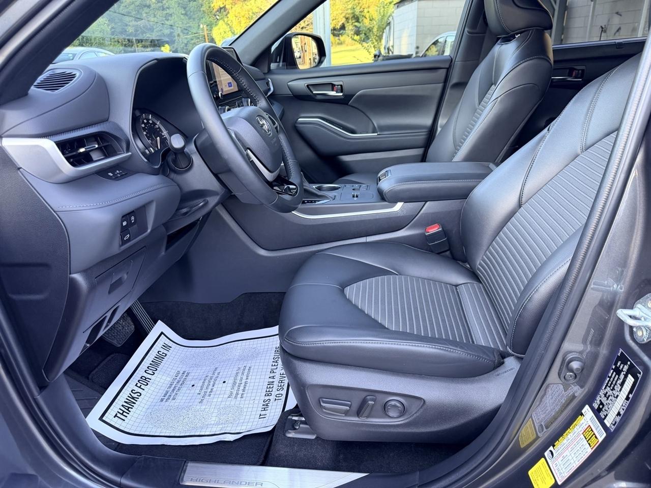 Toyota Highlander XSE 4D SUV FWD 2023