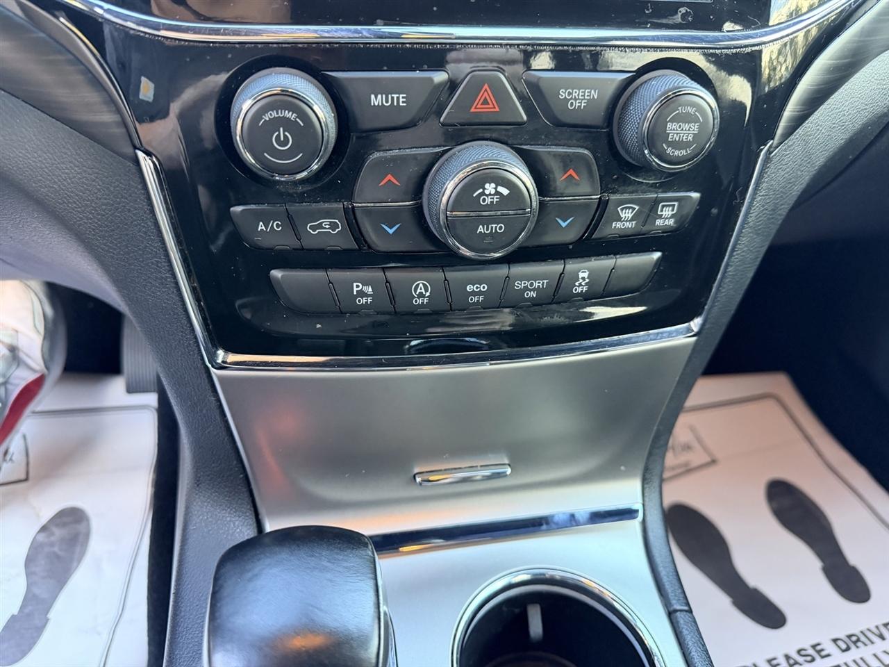 Jeep Grand Cherokee Laredo X 4WD 2021