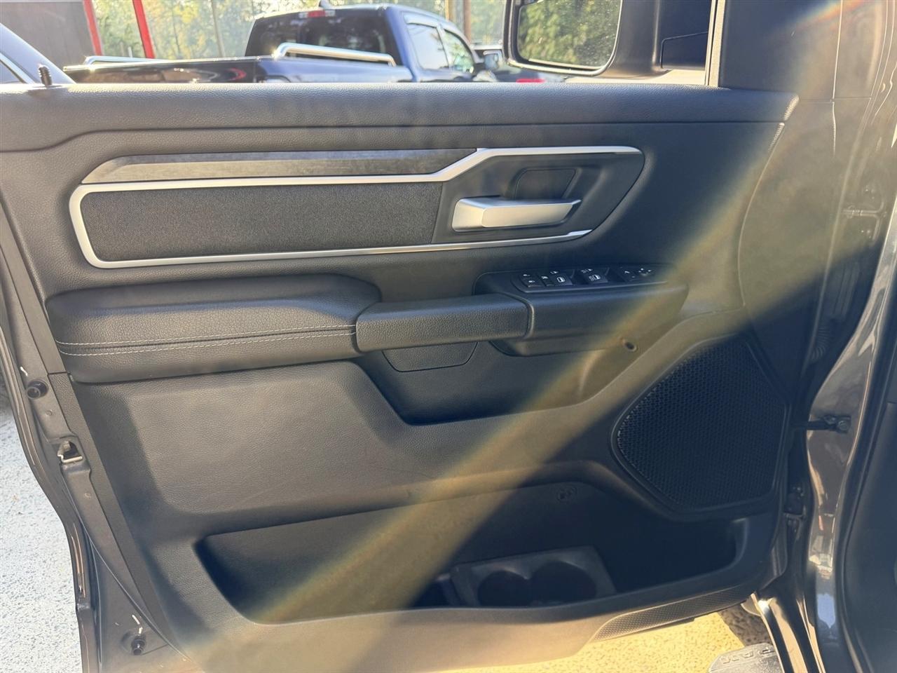 RAM 1500 Big Horn Crew Cab SWB 4WD 2020