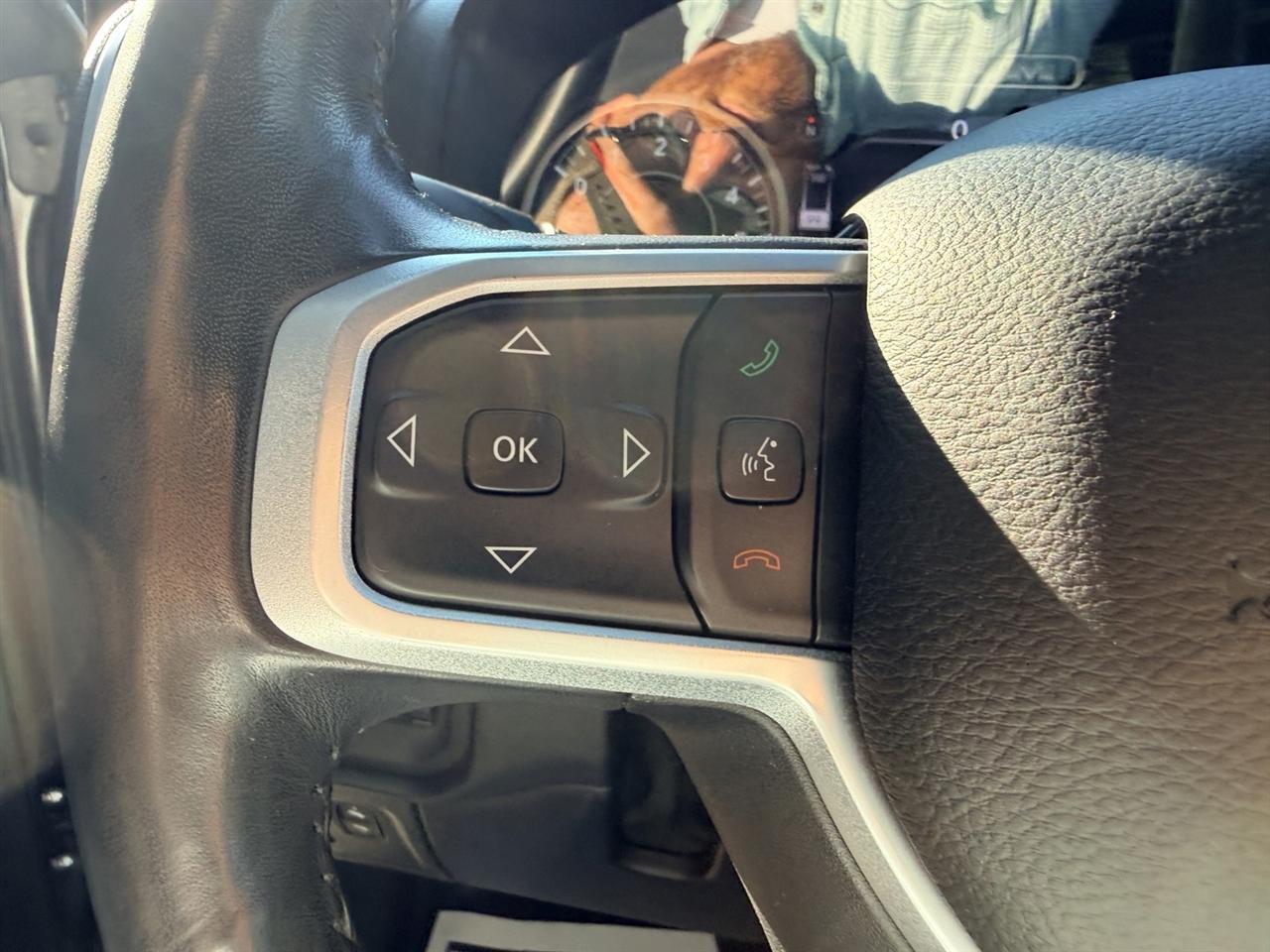 RAM 1500 Big Horn Crew Cab SWB 4WD 2020