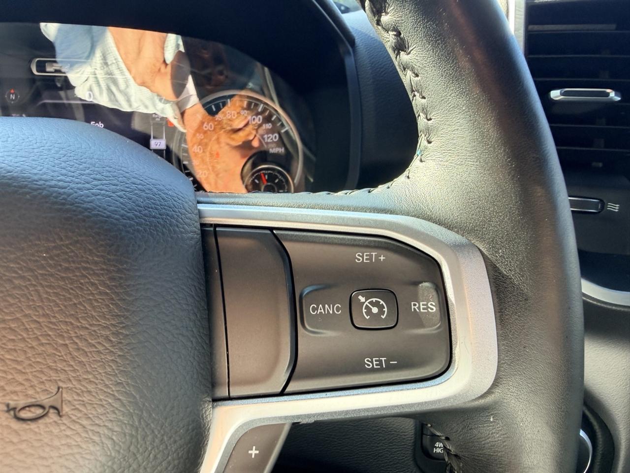 RAM 1500 Big Horn Crew Cab SWB 4WD 2020