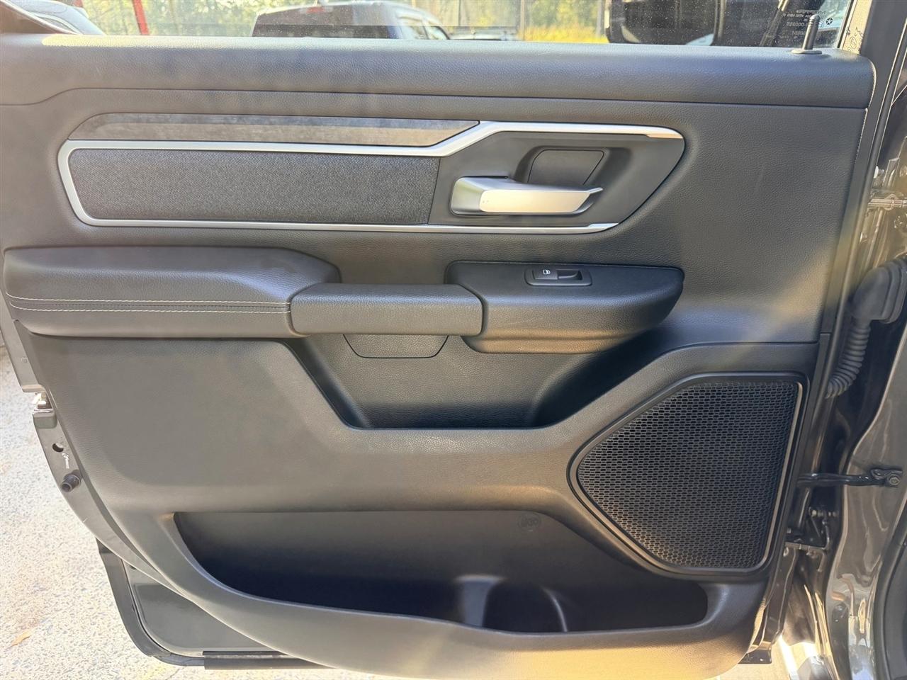 RAM 1500 Big Horn Crew Cab SWB 4WD 2020