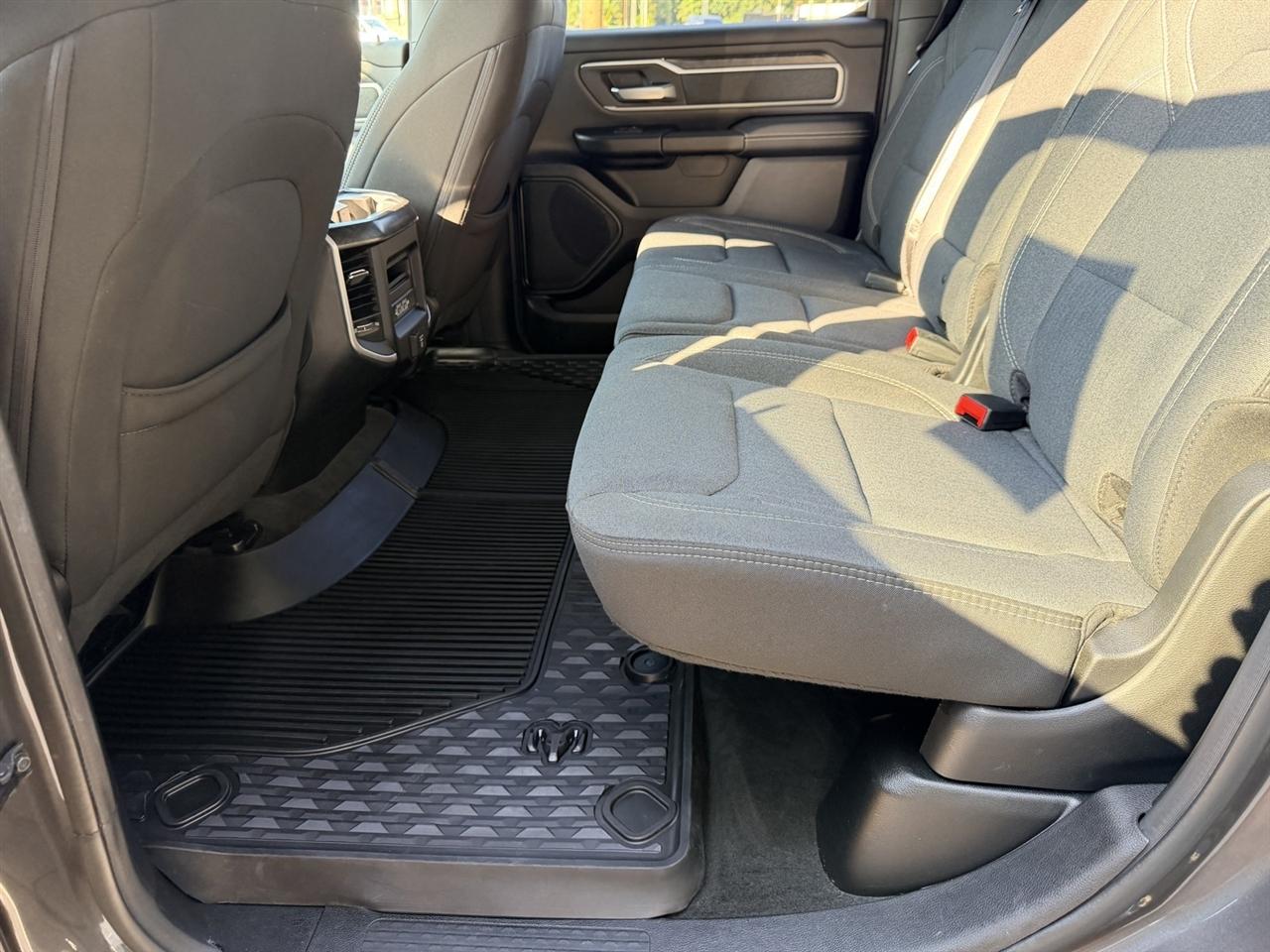 RAM 1500 Big Horn Crew Cab SWB 4WD 2020