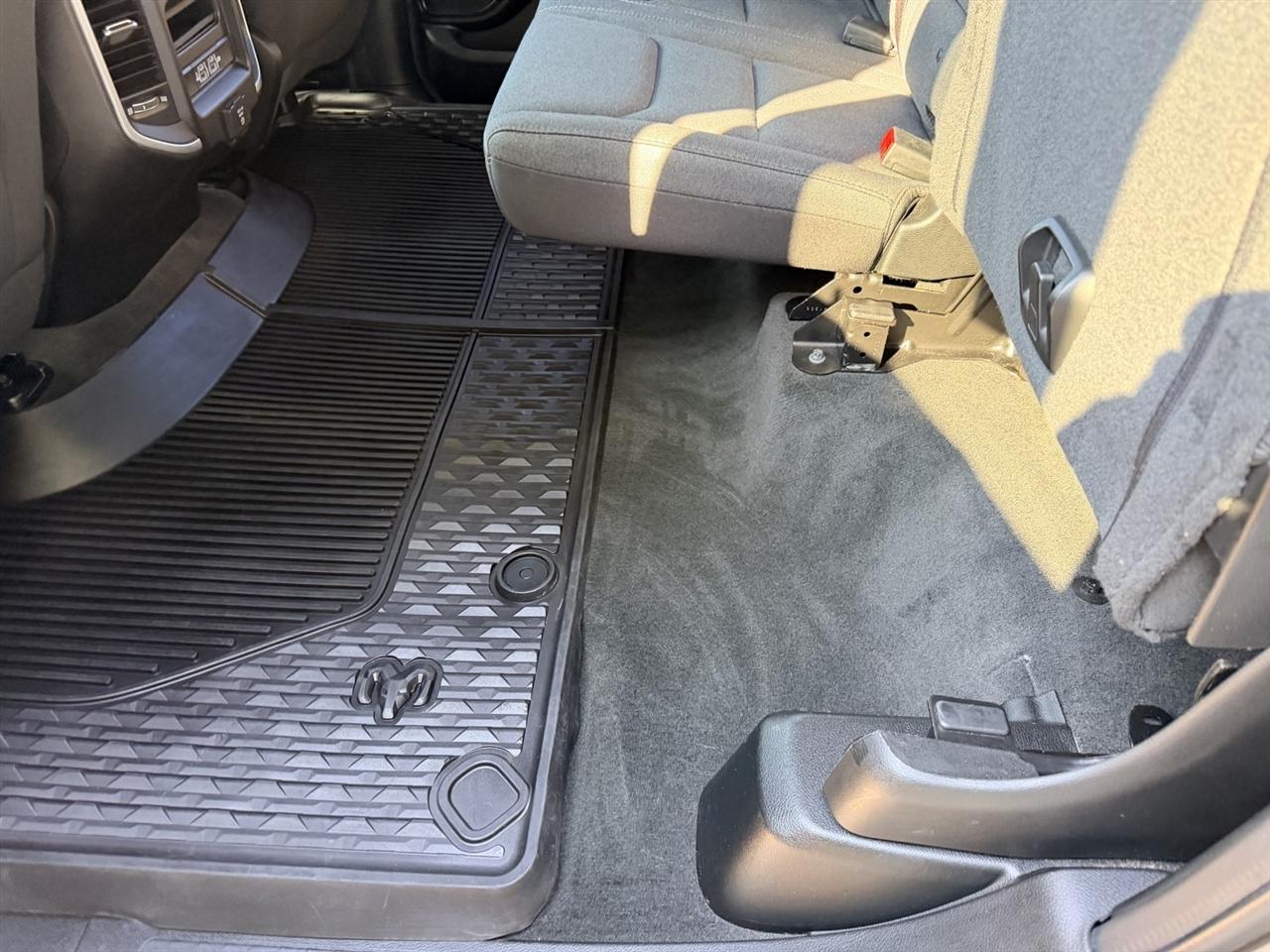 RAM 1500 Big Horn Crew Cab SWB 4WD 2020