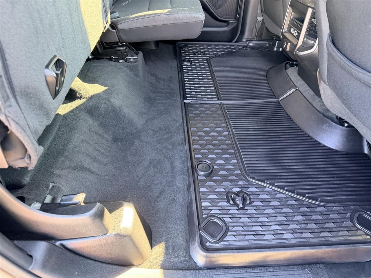 RAM 1500 Big Horn Crew Cab SWB 4WD 2020