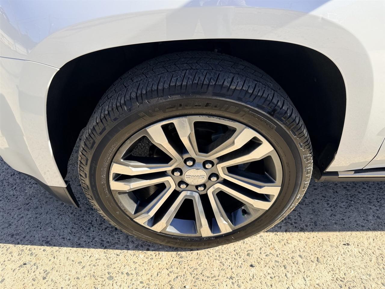 GMC Yukon Denali Ultimate 4WD 2019