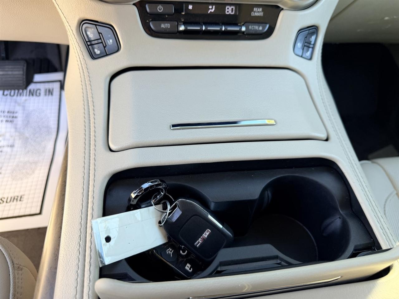 GMC Yukon Denali Ultimate 4WD 2019