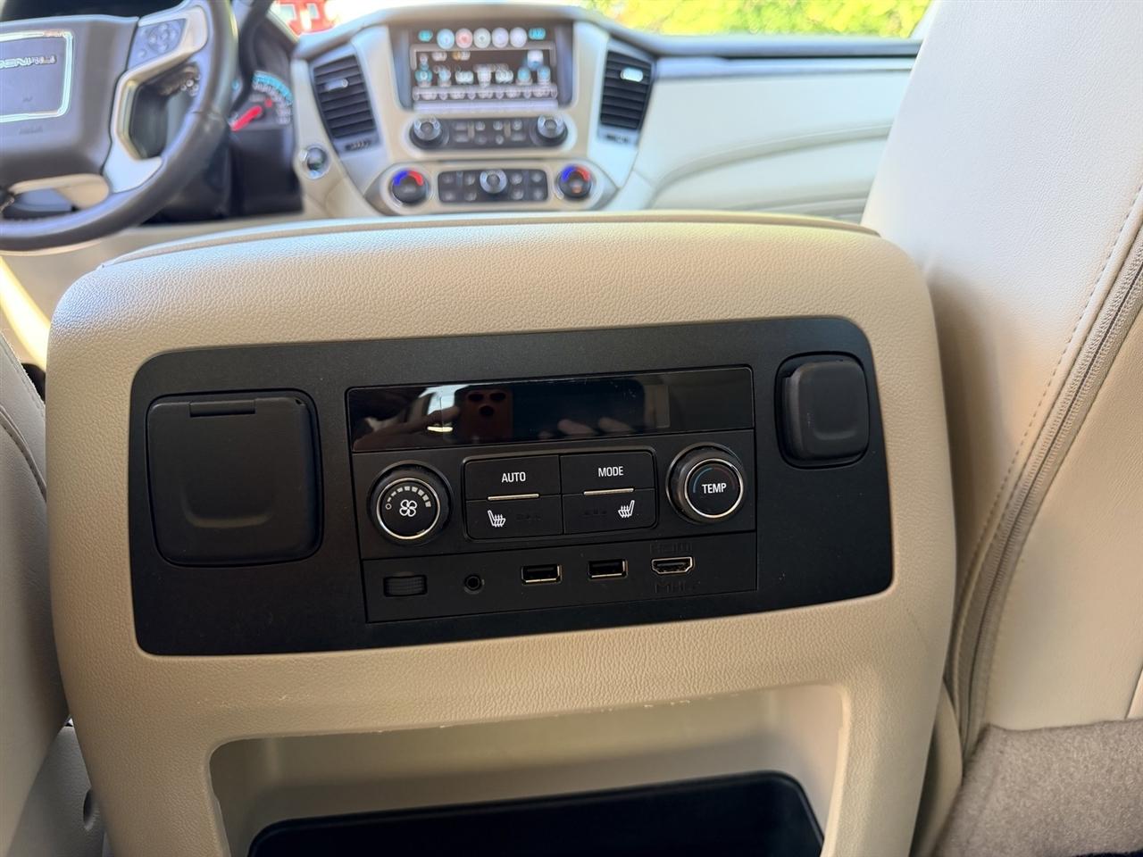 GMC Yukon Denali Ultimate 4WD 2019