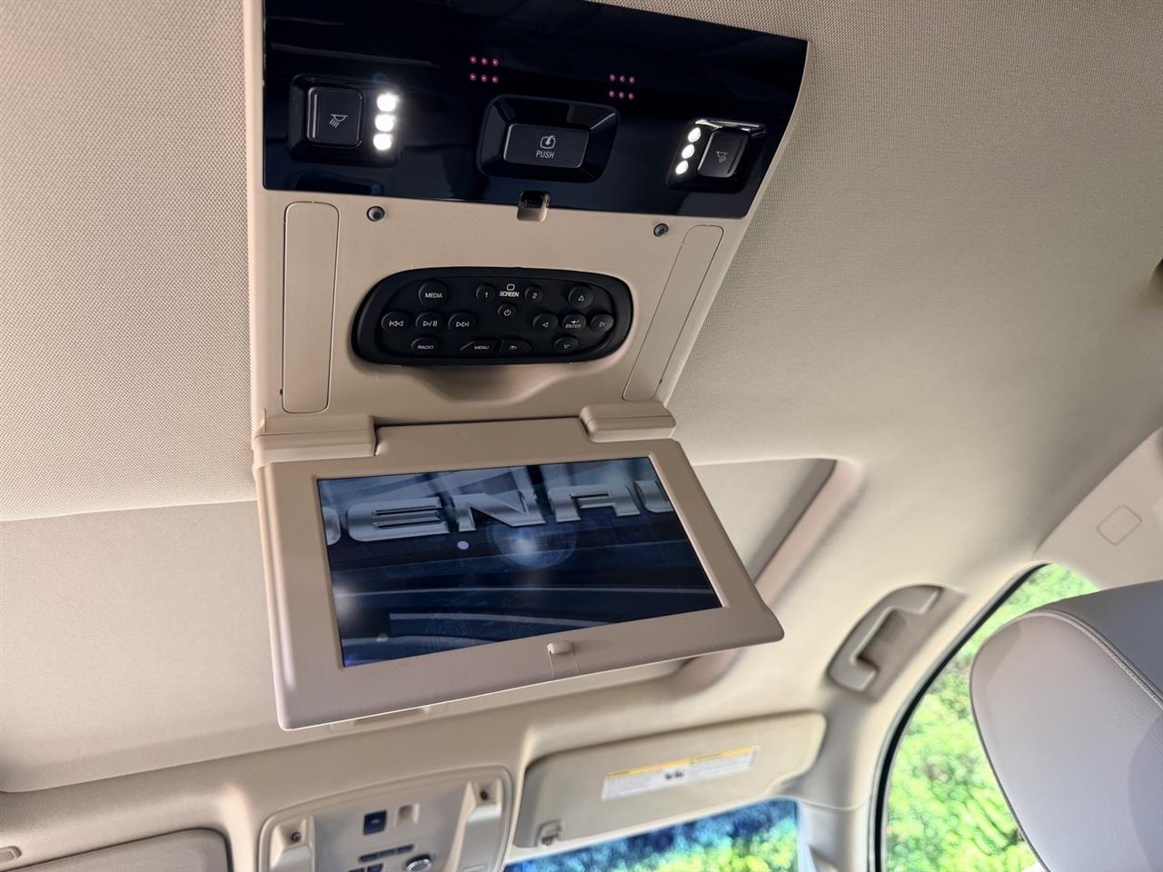 GMC Yukon Denali Ultimate 4WD 2019