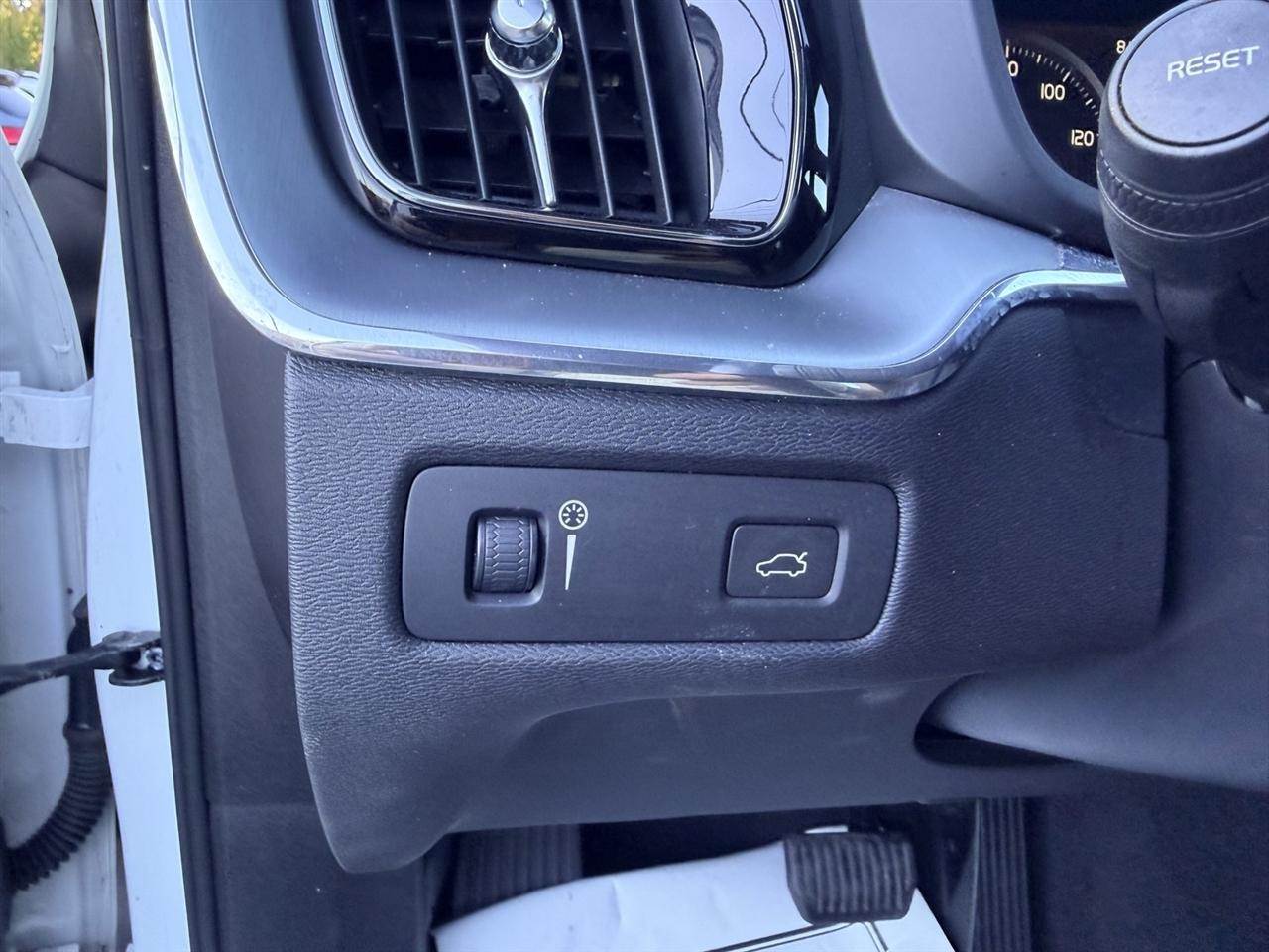 Volvo XC60 T6 Momentum AWD 2019
