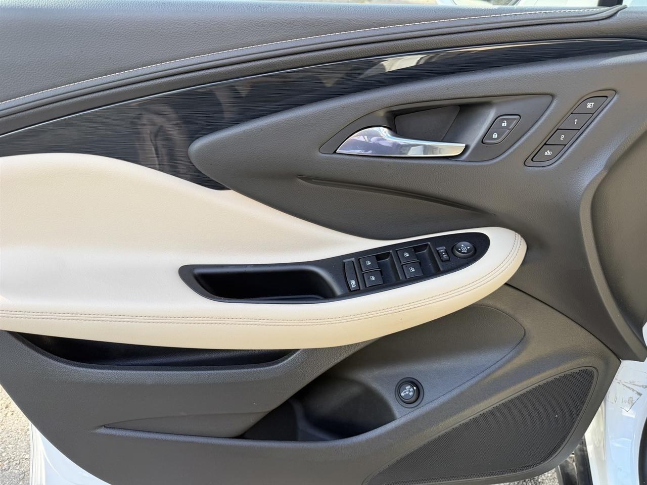 Buick Envision Essense 2018